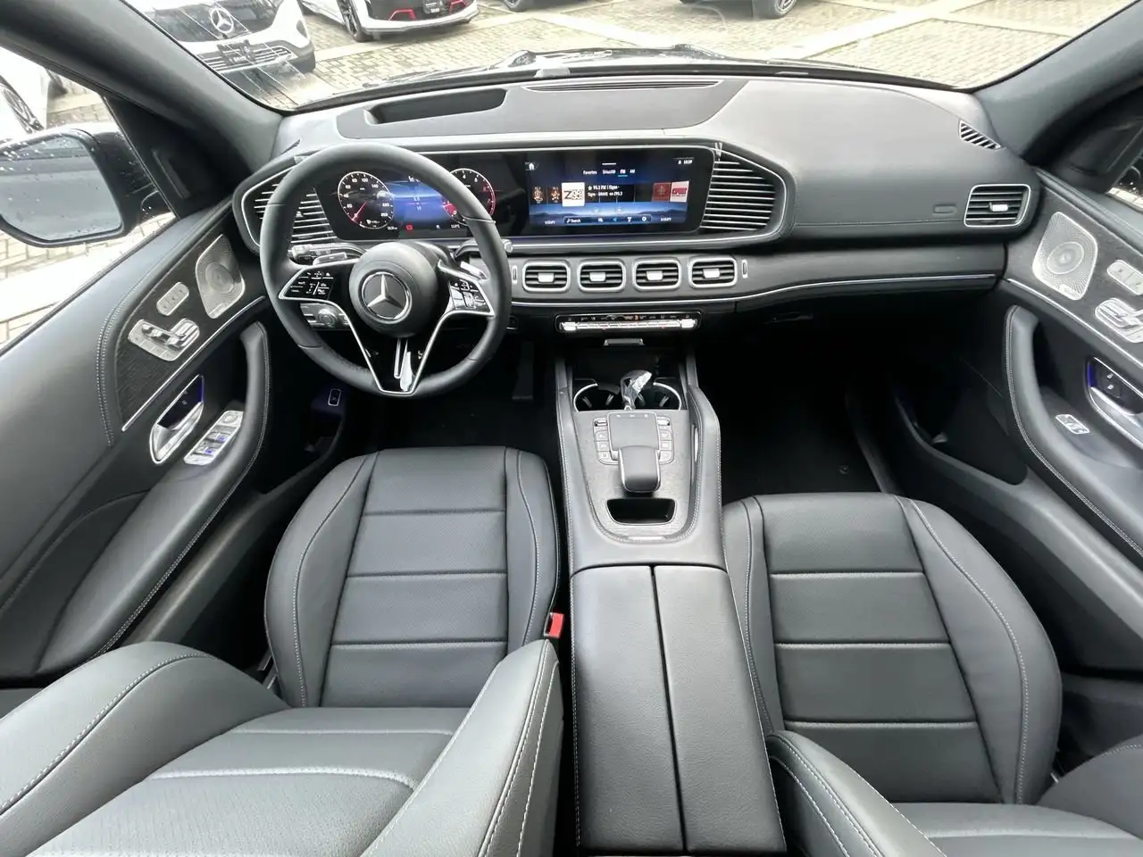 Mercedes-Benz GLE снимка Mercedes-Benz GLE