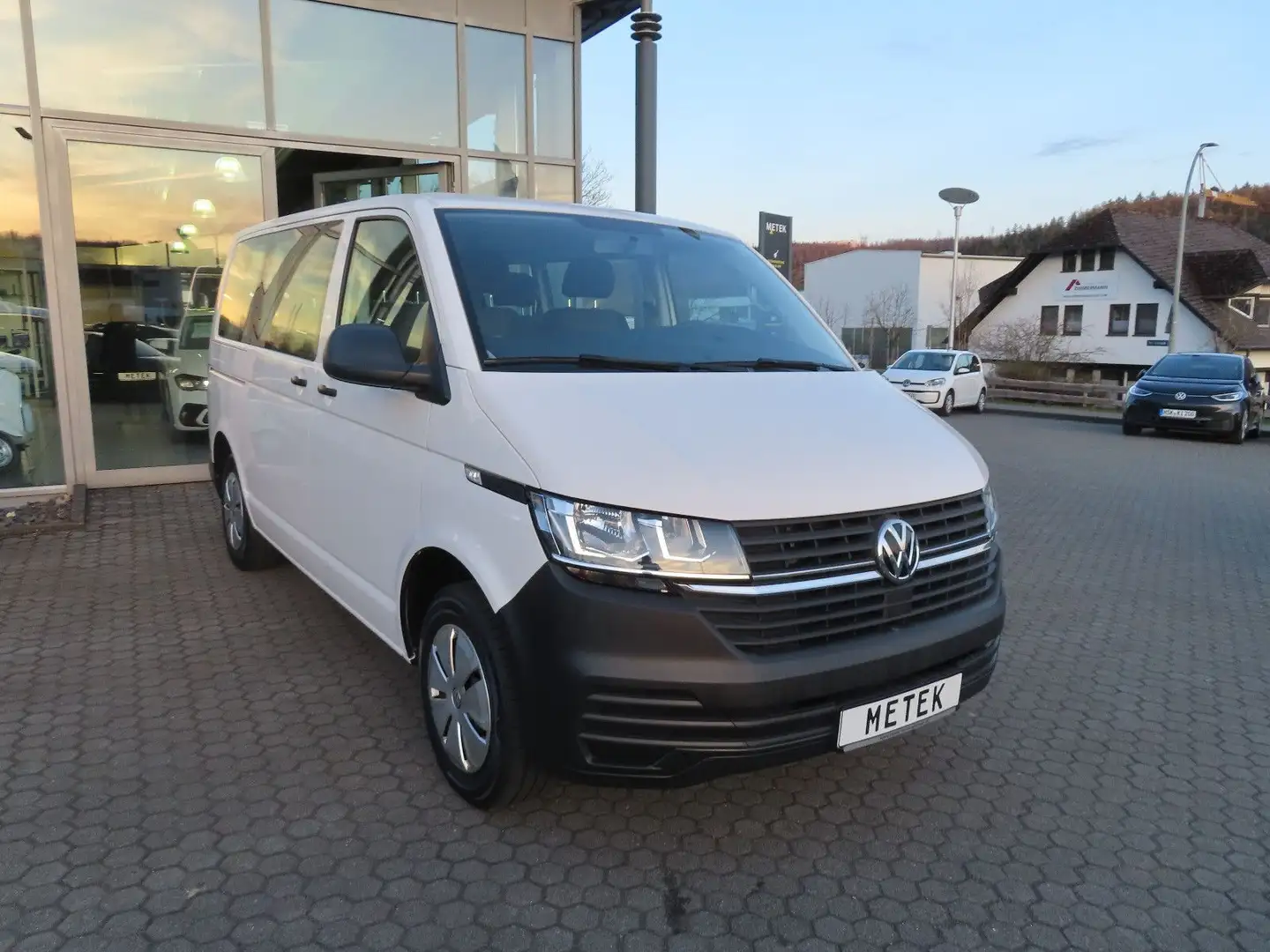 Volkswagen T6 Kombi T6.1  2.0 TDI  Kombi KLIMA PDC 9 SITZE Blanc - 2