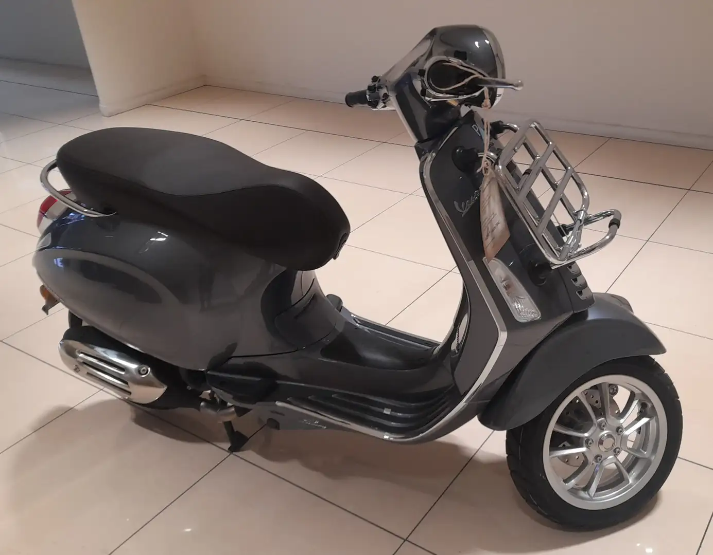 Vespa Primavera 50 Plateado - 1