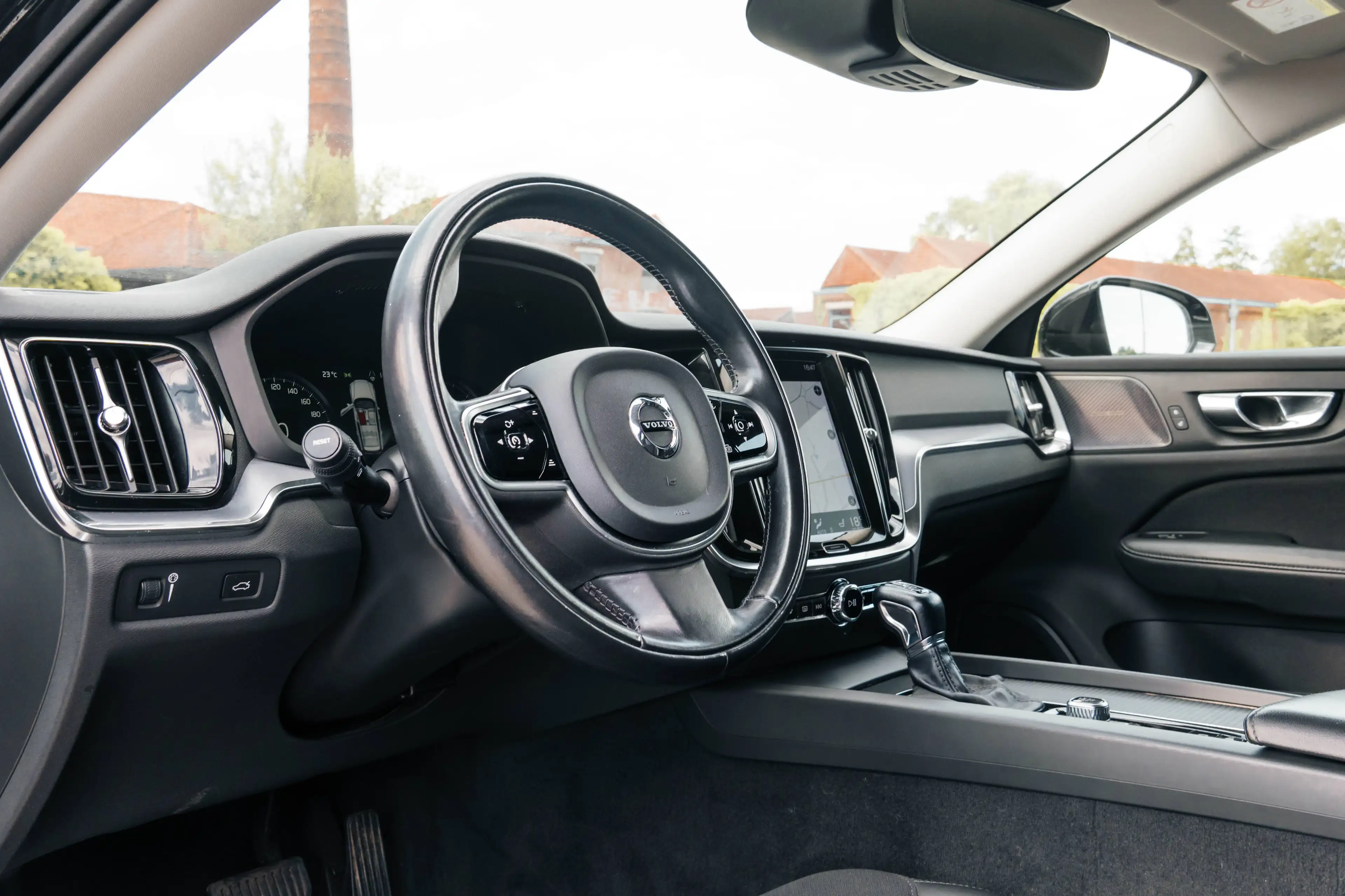 Volvo V60 2.0 D3 — photo 15