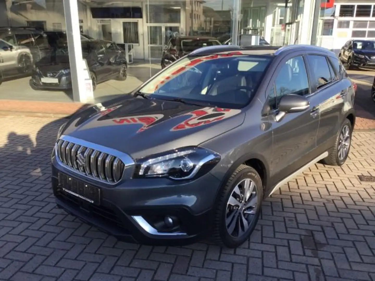 Suzuki SX4 S-Cross Comfort+ 4x4 Automatik AHK Leder Grau - 2