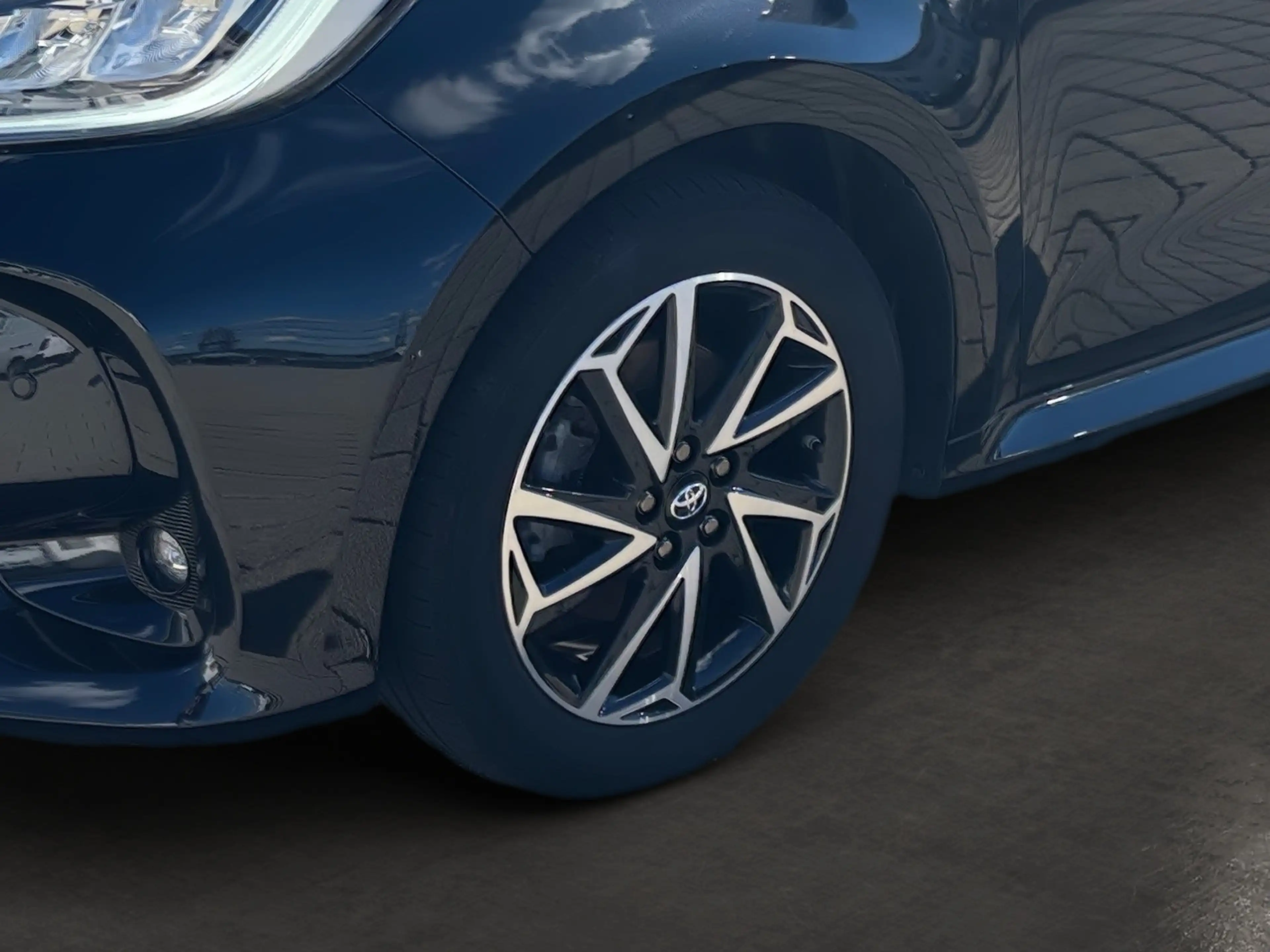 Toyota Yaris Hybrid AUT — photo 6
