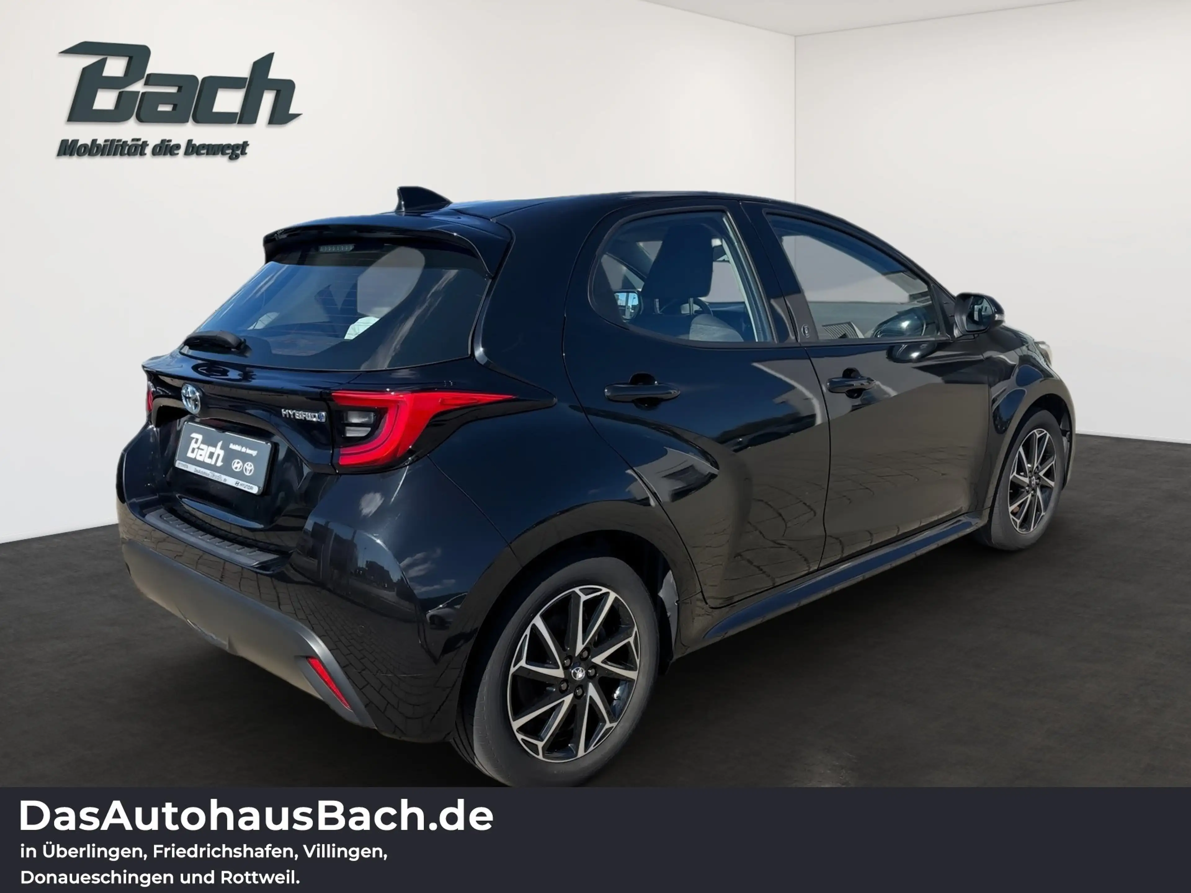Toyota Yaris Hybrid AUT — photo 3