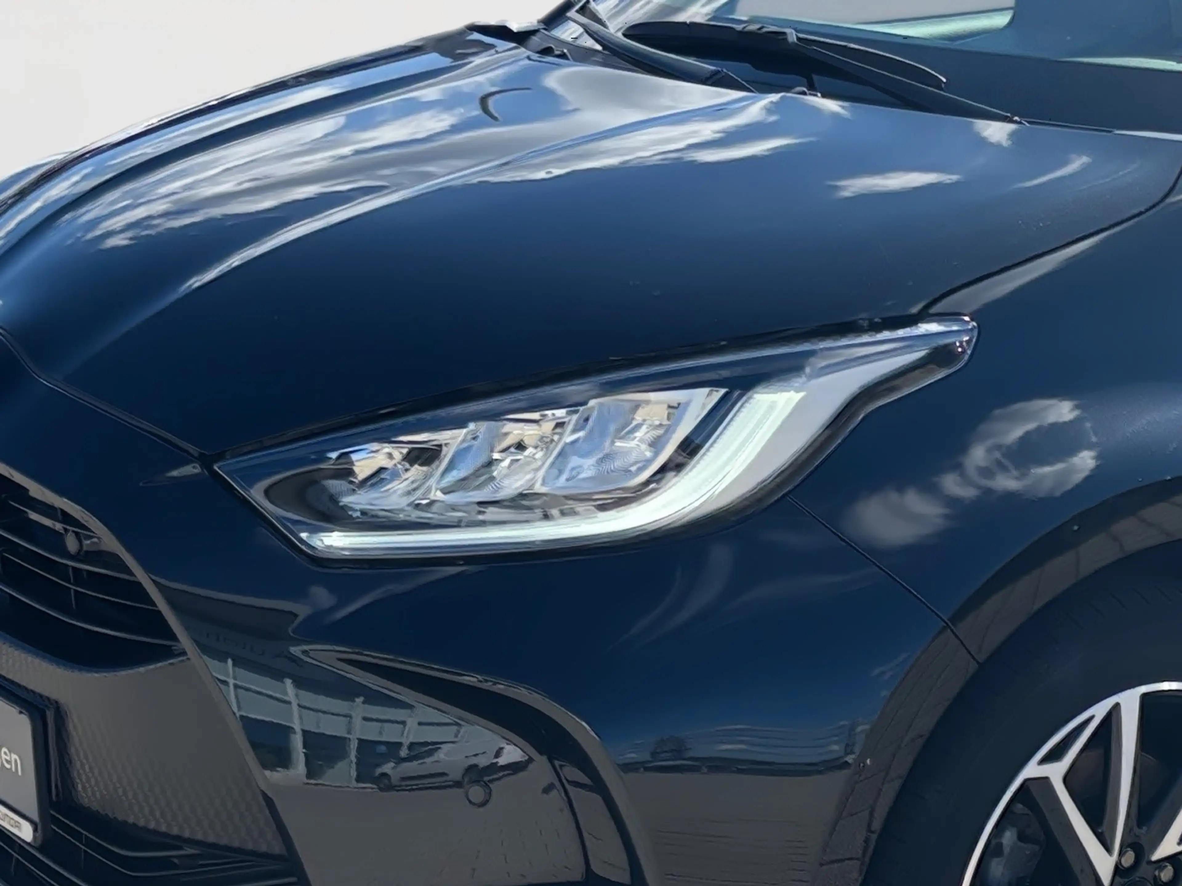 Toyota Yaris Hybrid AUT — photo 5