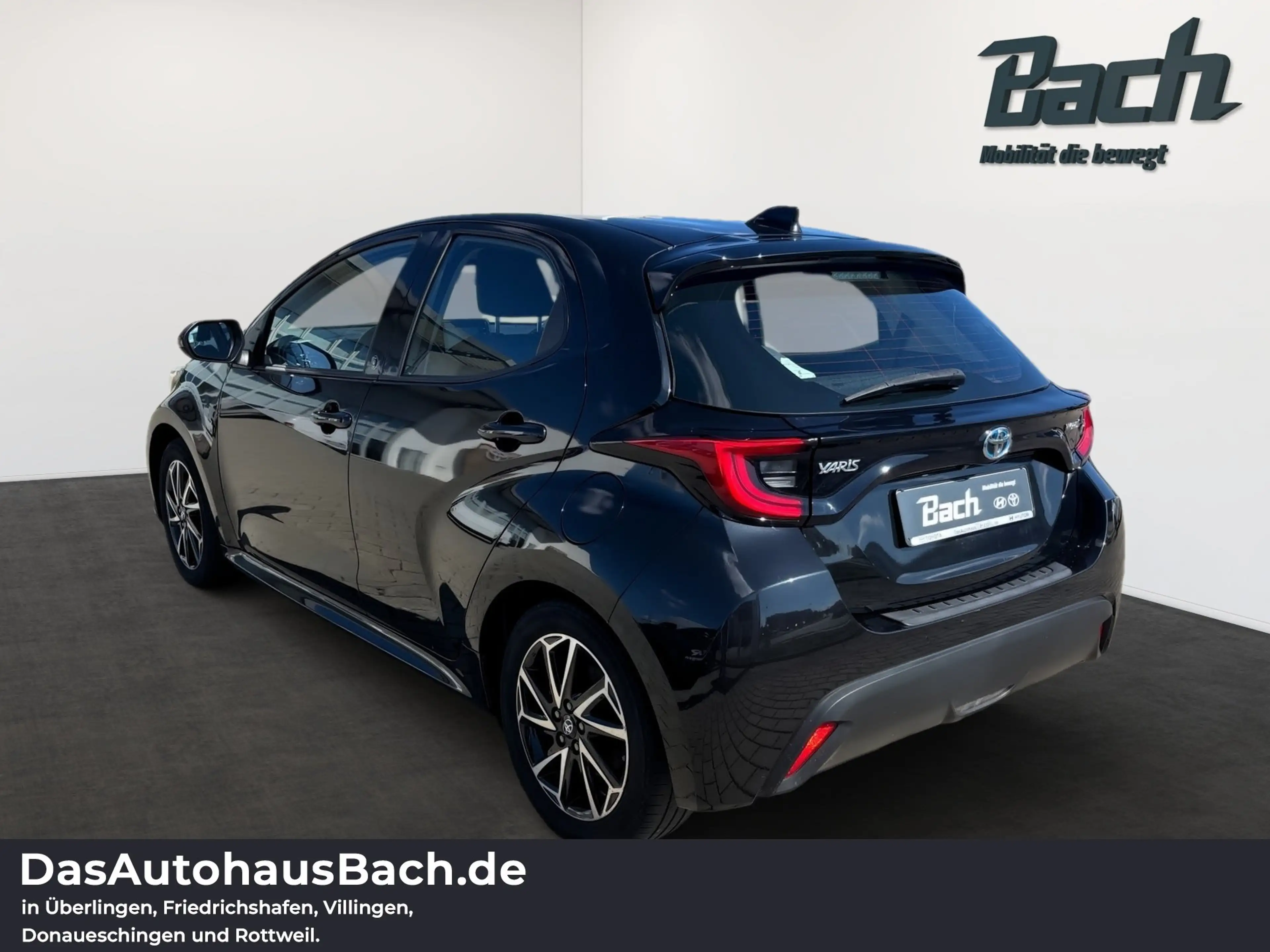 Toyota Yaris Hybrid AUT — photo 4