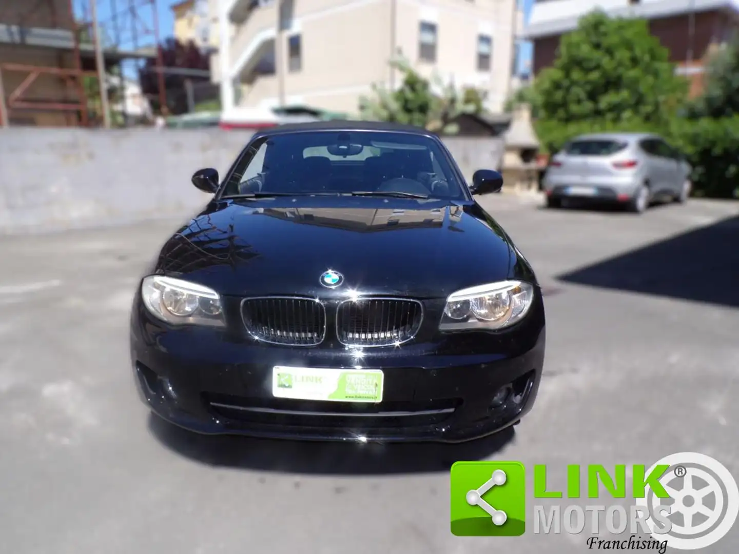 BMW 118 d Automatic Cabrio Zwart - 2