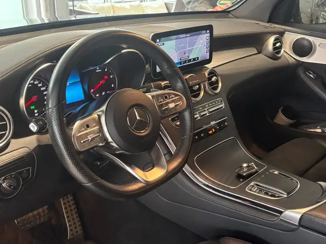 Mercedes-Benz GLC view 15