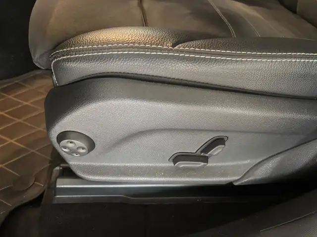 Mercedes-Benz GLC view 13