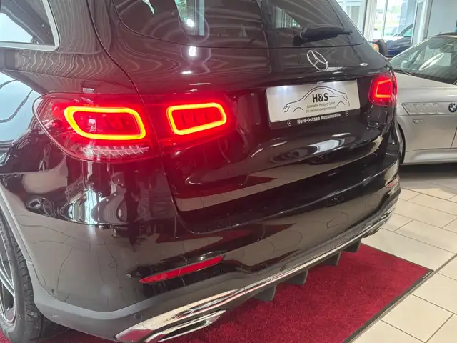 Mercedes-Benz GLC view 4
