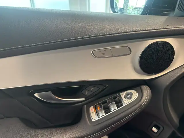 Mercedes-Benz GLC view 12