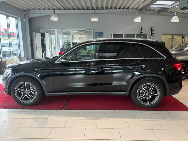 Mercedes-Benz GLC view 2