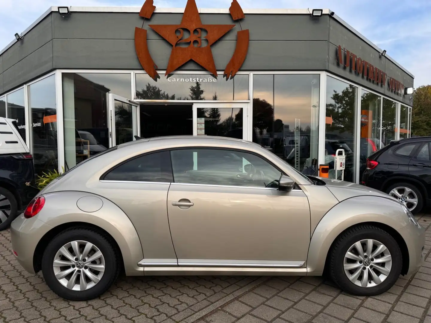Volkswagen Beetle Fender-Sound,Navi,Sitzheizung,Allwetter Srebrny - 1