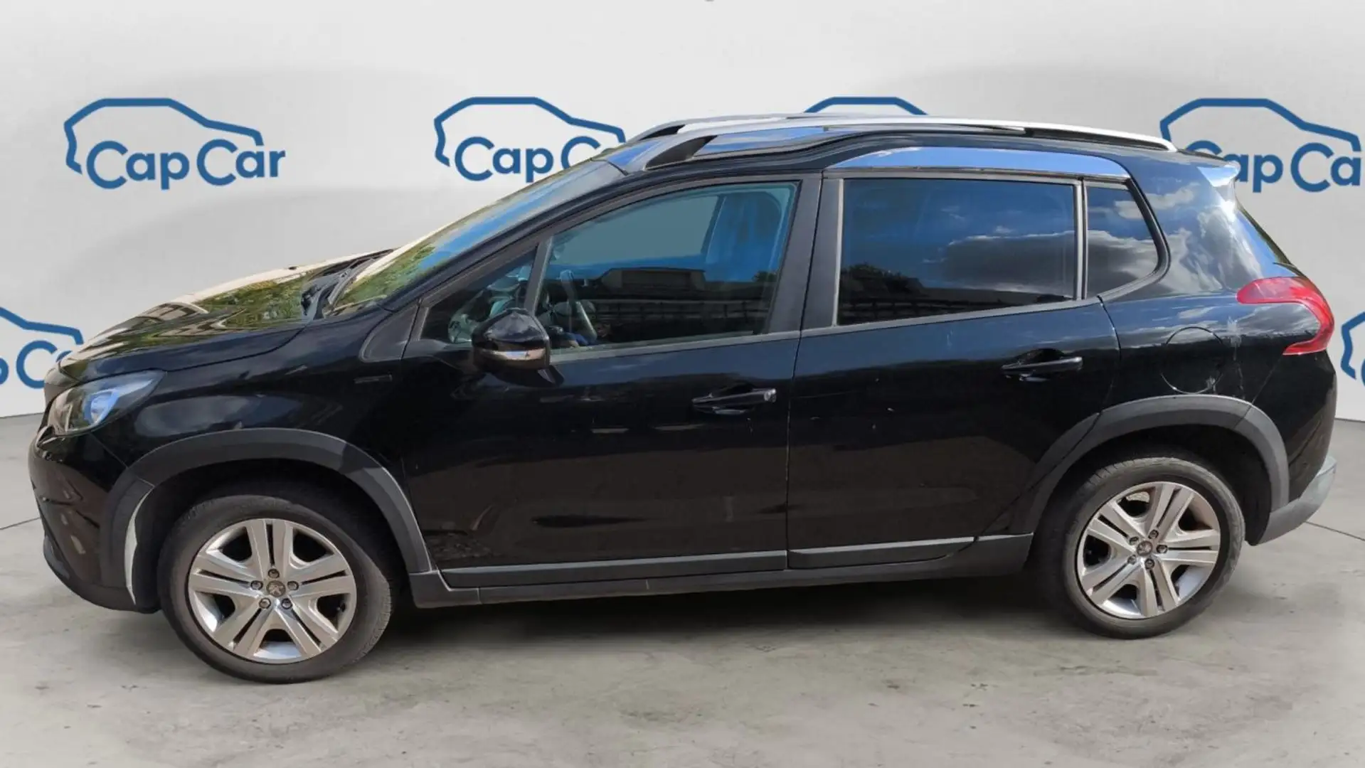 Peugeot 2008 1.2 PureTech 83 Signature Noir - 2