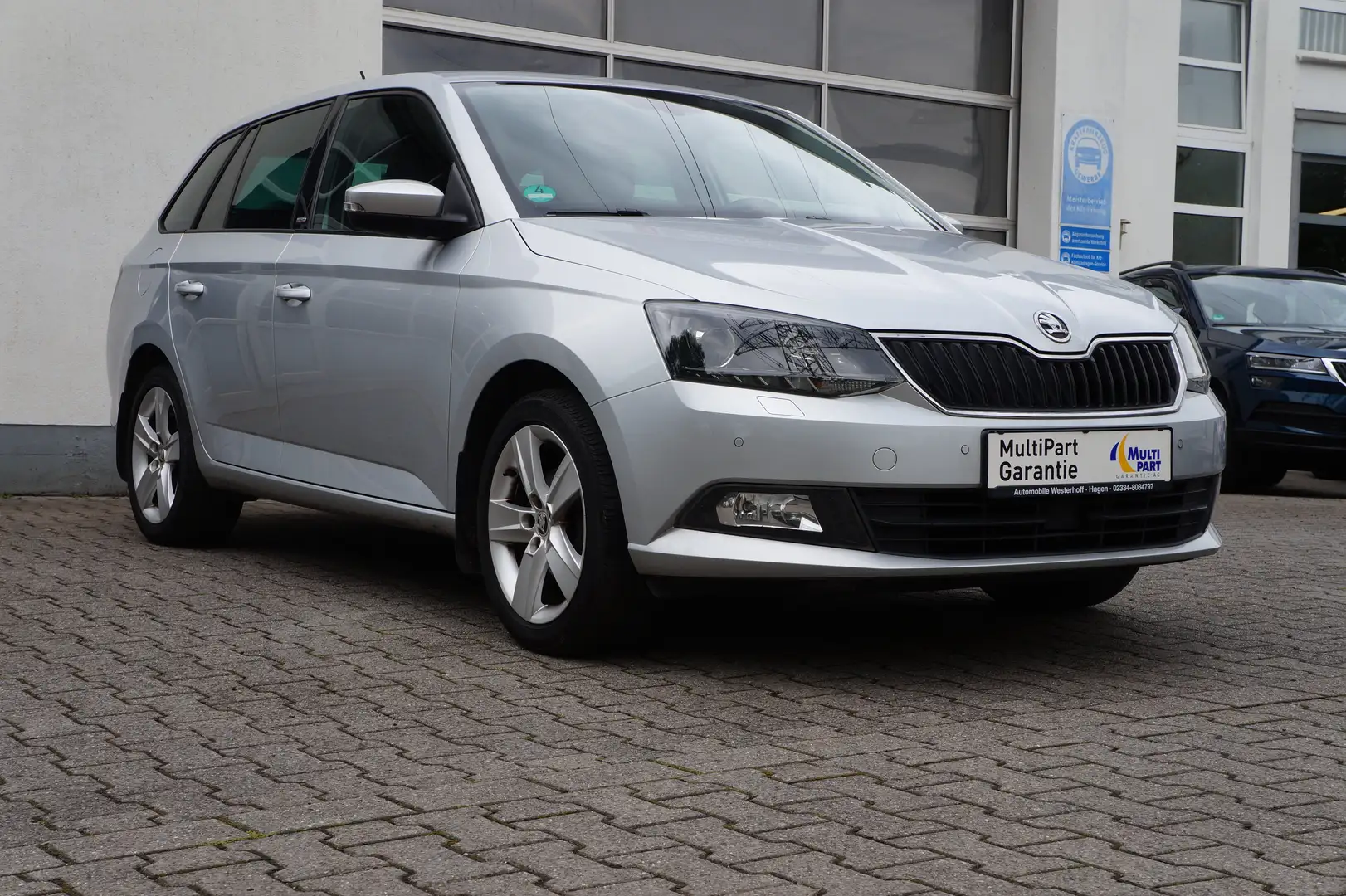 Skoda Fabia Fabia Combi Joy *ALU*SHZ*PDC*Navi*Xenon* Silber - 1