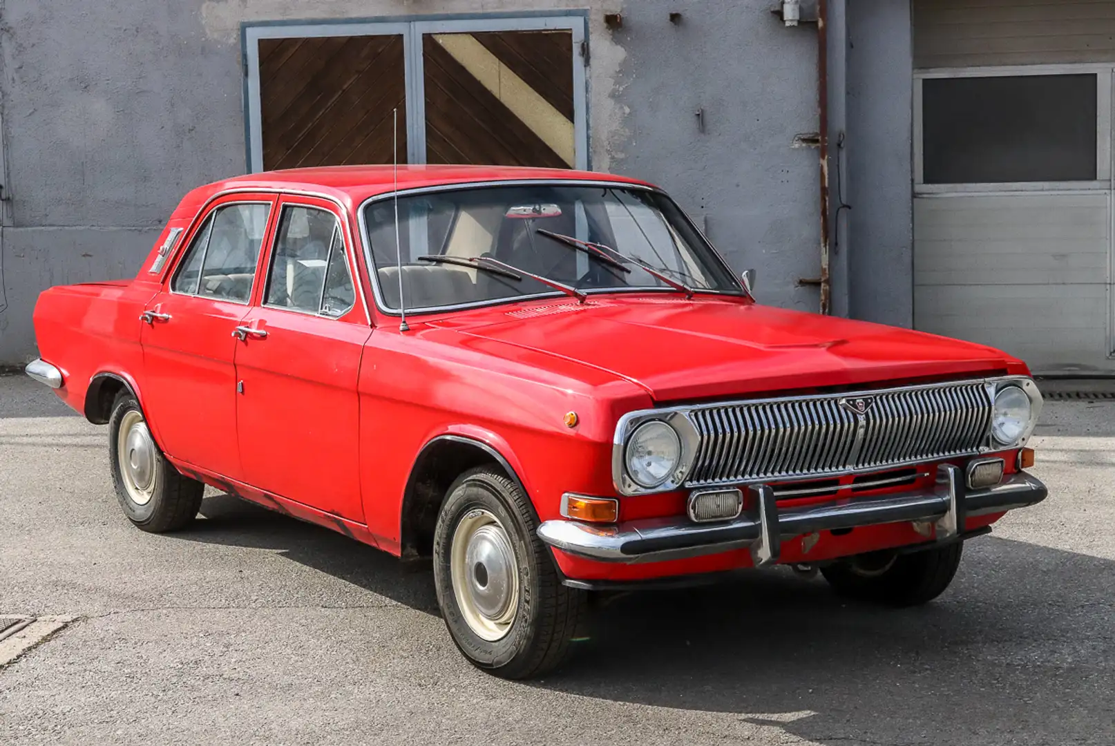 GAZ 24 Wolga Rot - 1