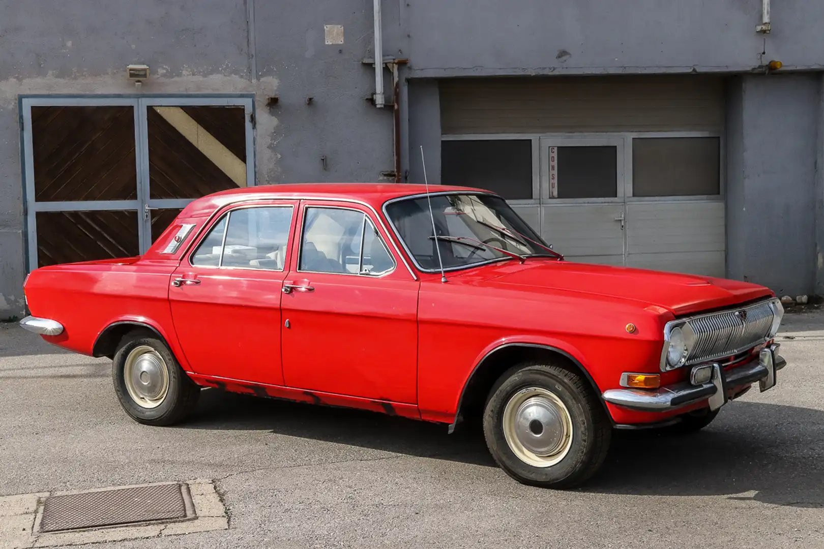 GAZ 24 Wolga Rot - 2