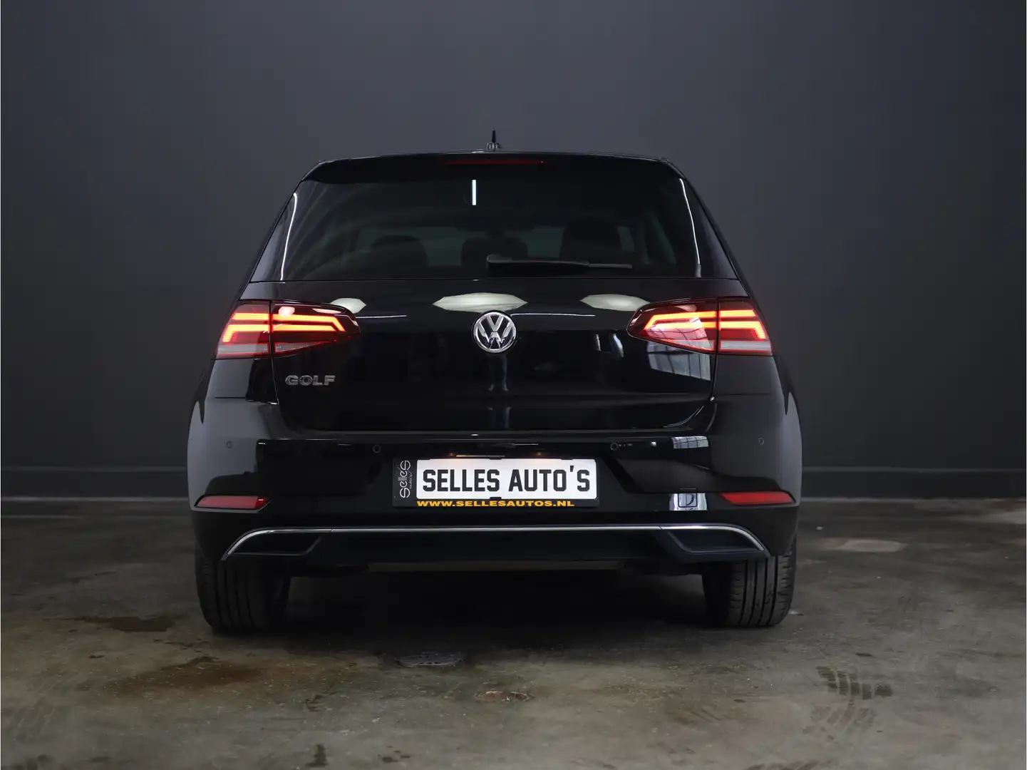 Volkswagen Golf 2.0 tdi Adaptive cruisecontrol | Applecarplay | St Zwart - 2