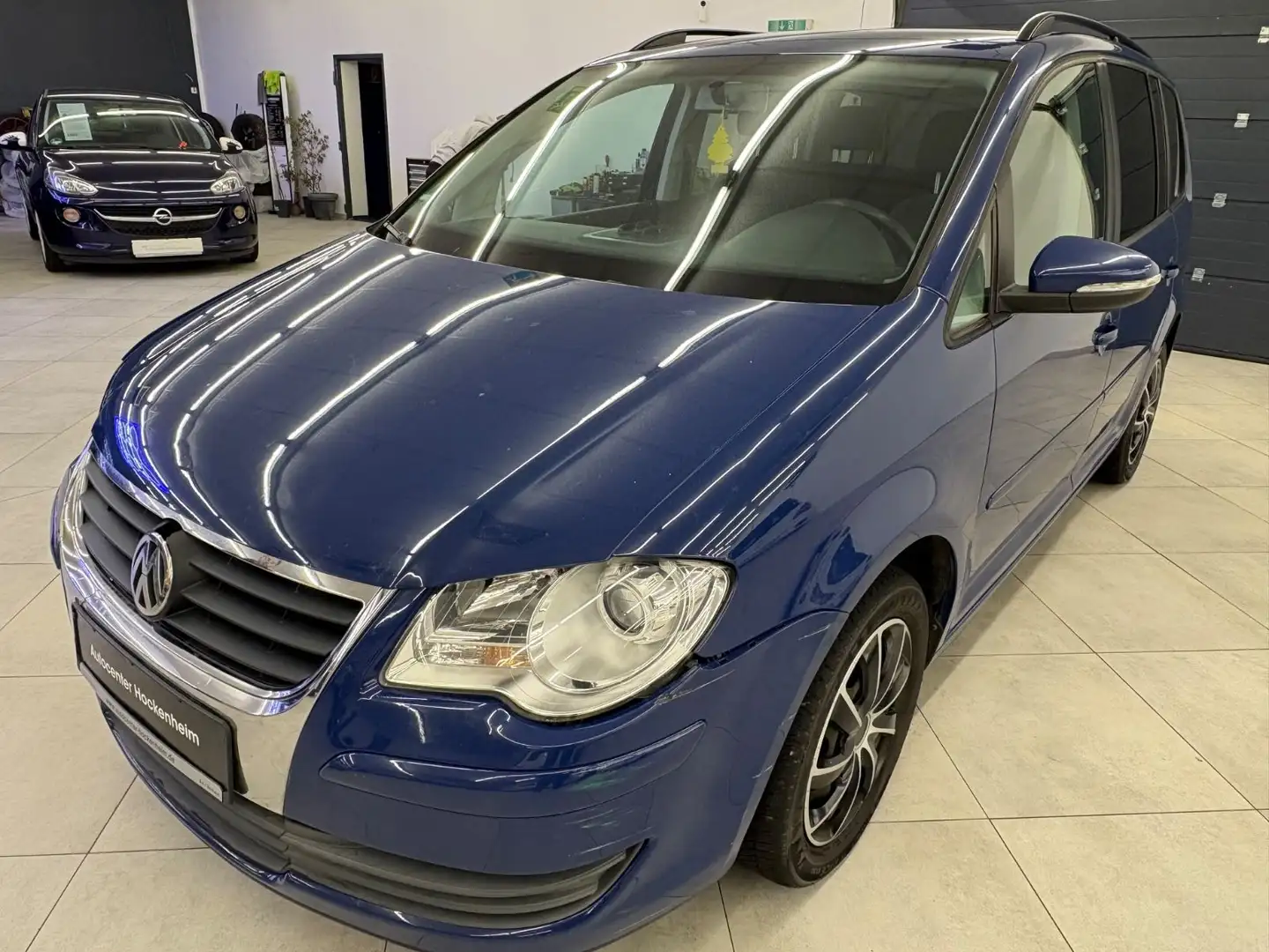 Volkswagen Touran Trendline 7Sitzer Blau - 2
