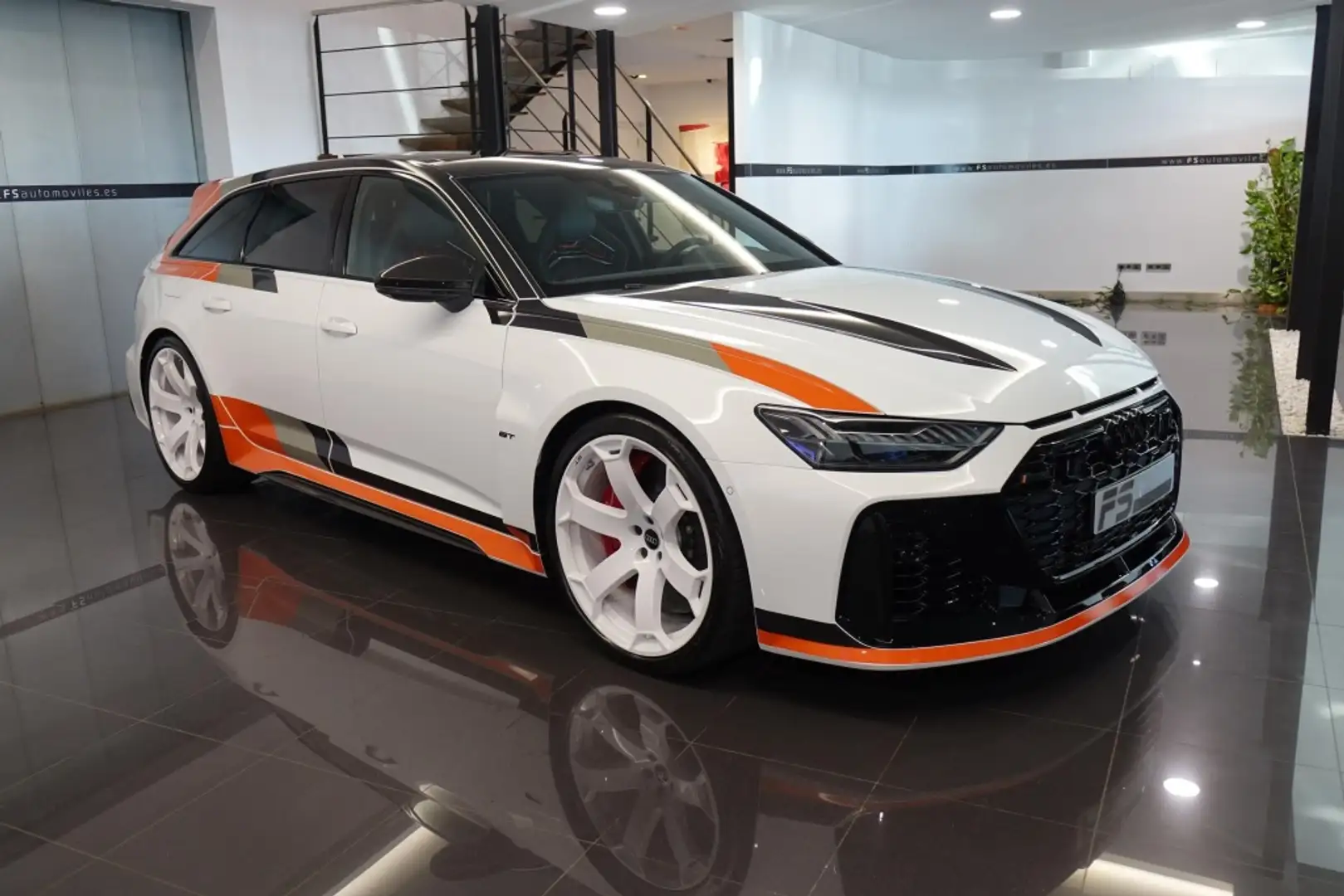 Audi RS6 Avant Performance Blanco - 1
