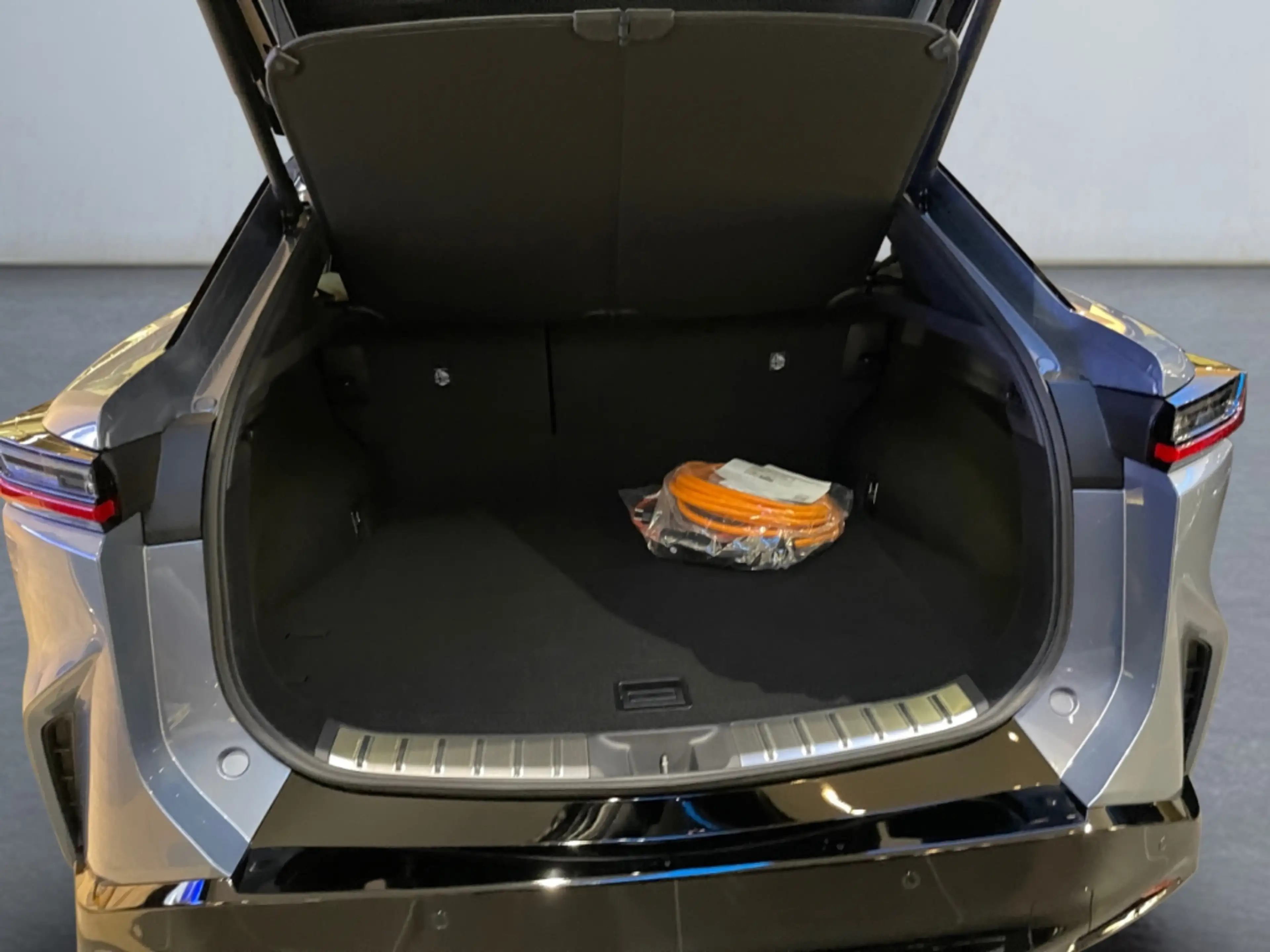 Lexus RZ 500e Luxury *Steer by Wire*Pano dimmbar*4xSHZ* — photo 12