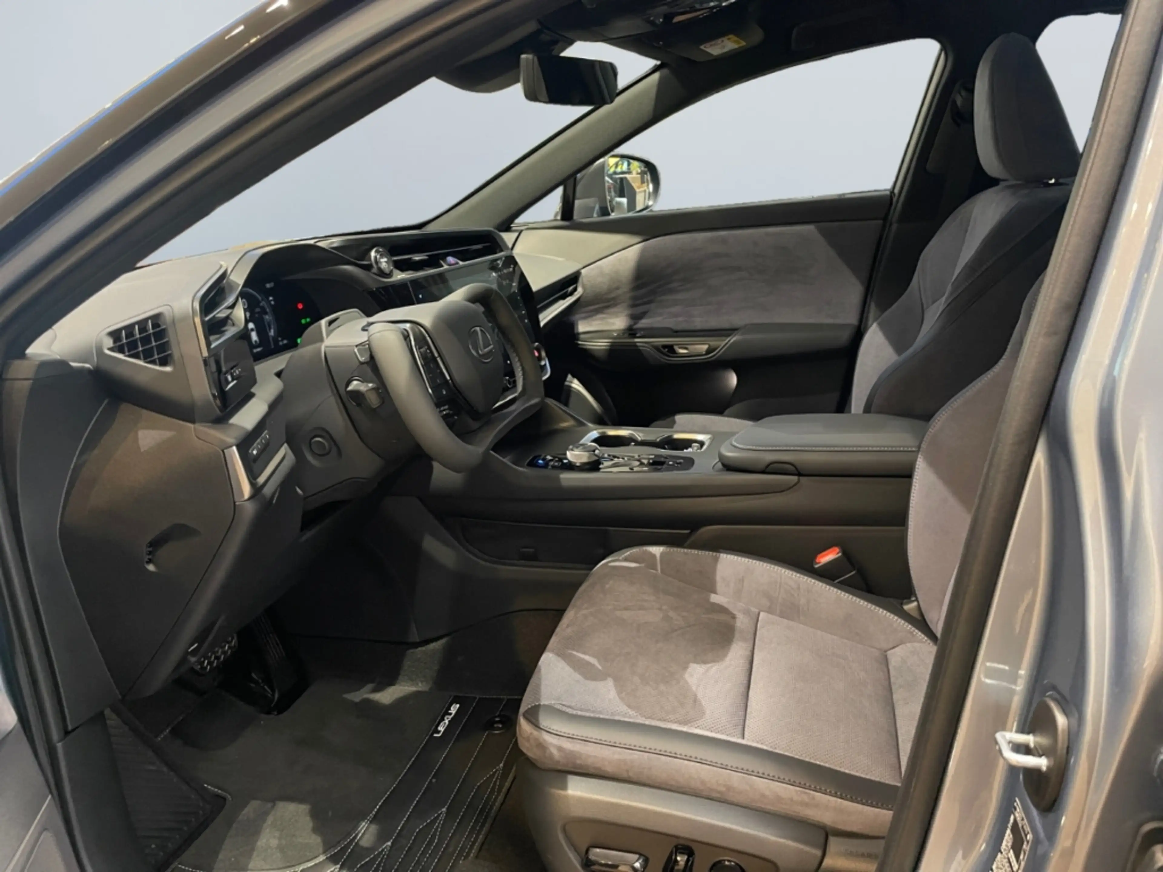 Lexus RZ 500e Luxury *Steer by Wire*Pano dimmbar*4xSHZ* — photo 5
