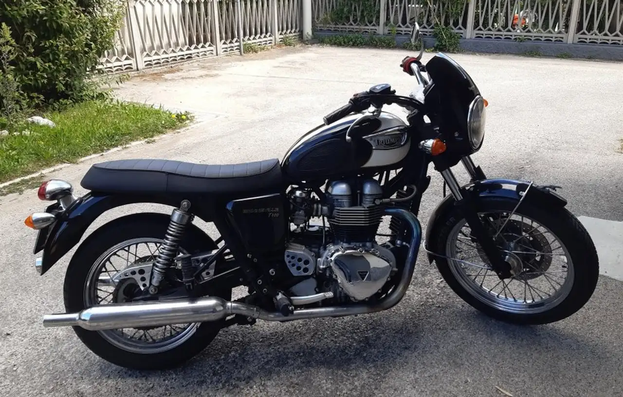 Triumph Bonneville T100