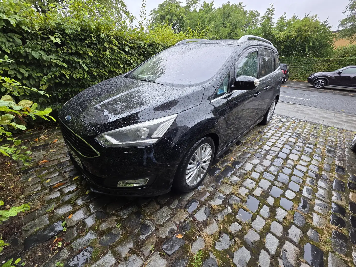 Ford Grand C-Max Titanium Schwarz - 1