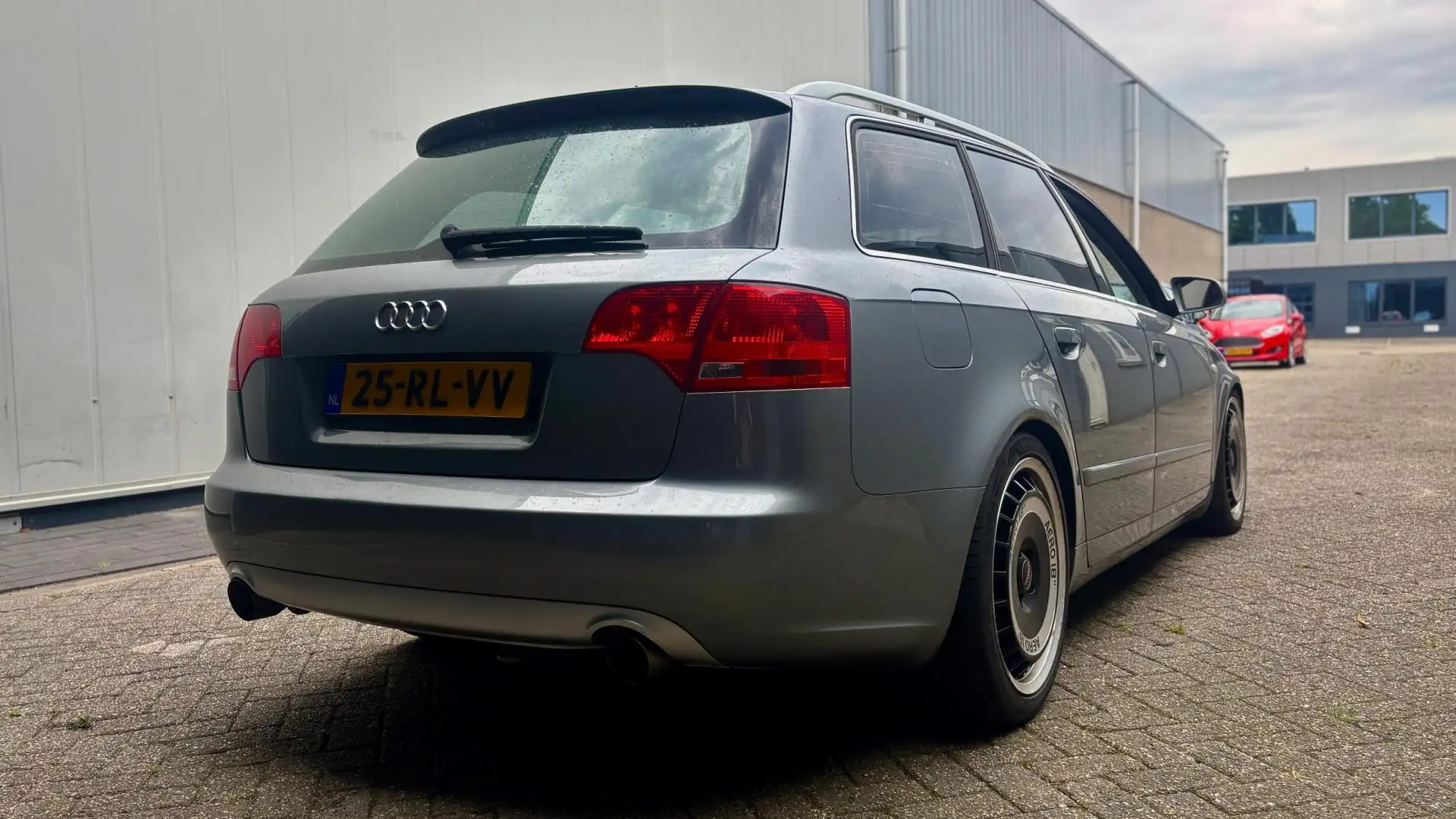 Audi A4 Avant 1.8 Turbo Pro Line 163pk Navi / Cruise / Vol Grijs - 2