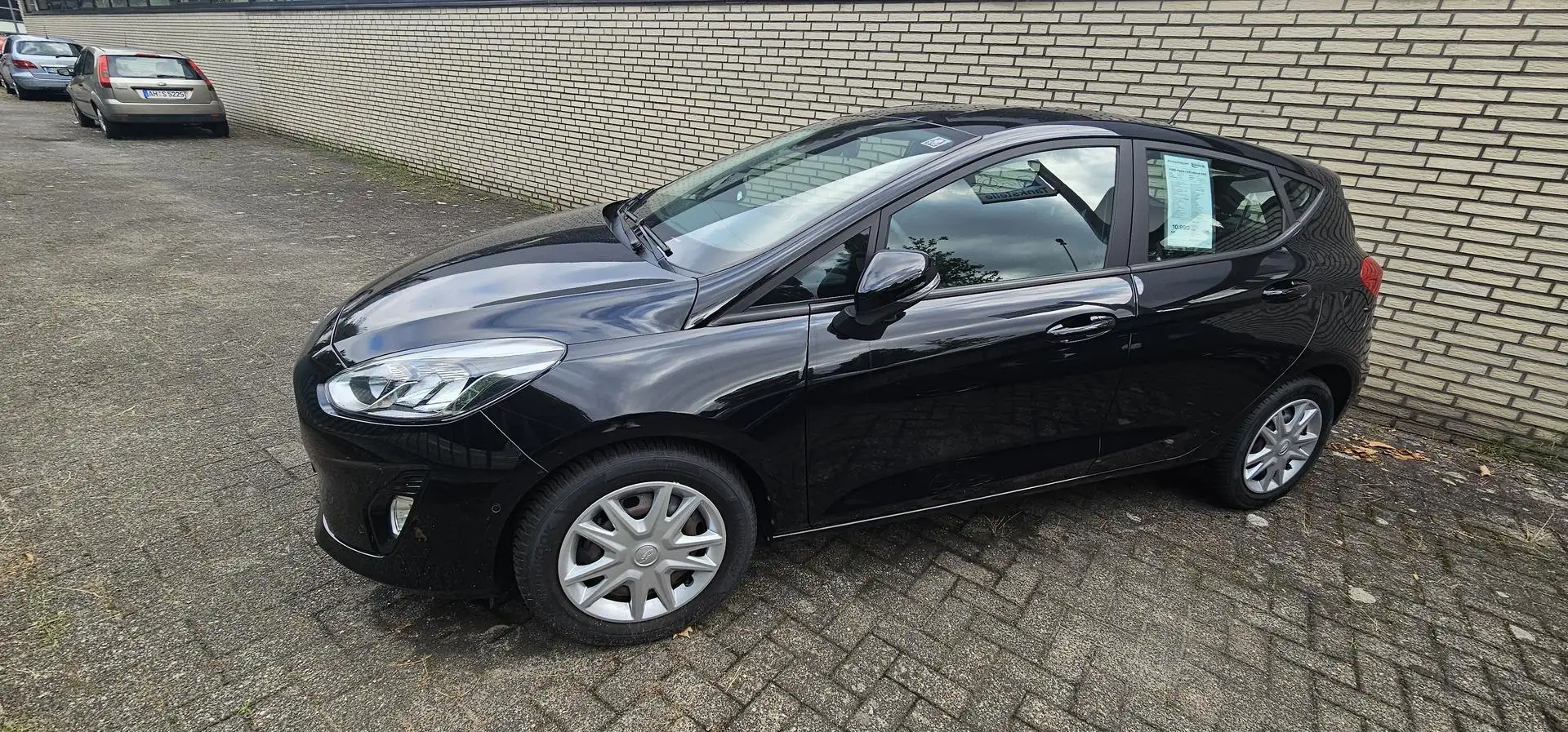 Ford Fiesta 5-Türer 1.0 EcoBoost COOL&CONNECT Camera Sitzheizu Schwarz - 1