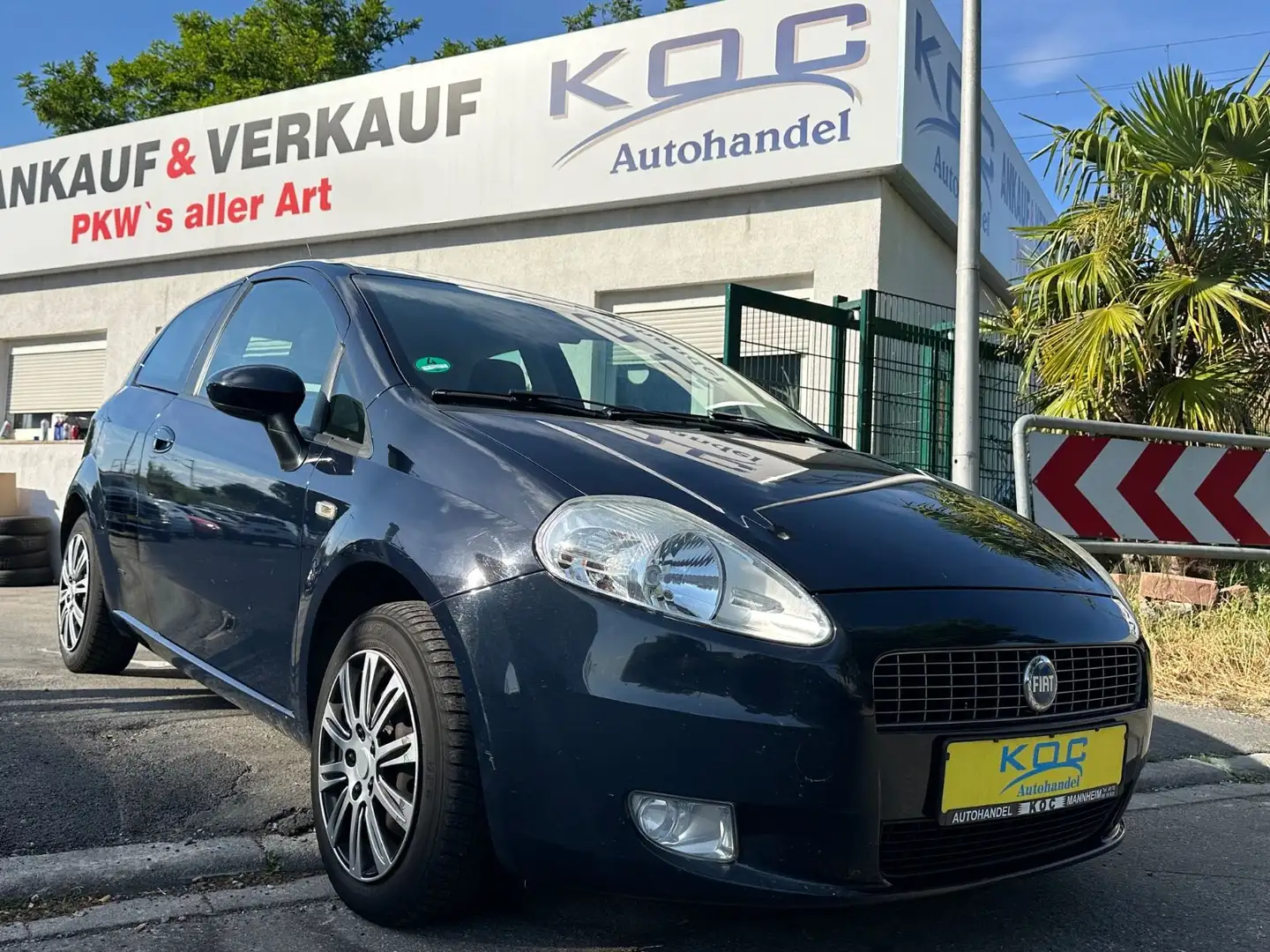 Fiat Punto 1.2 8V Active Blau - 1