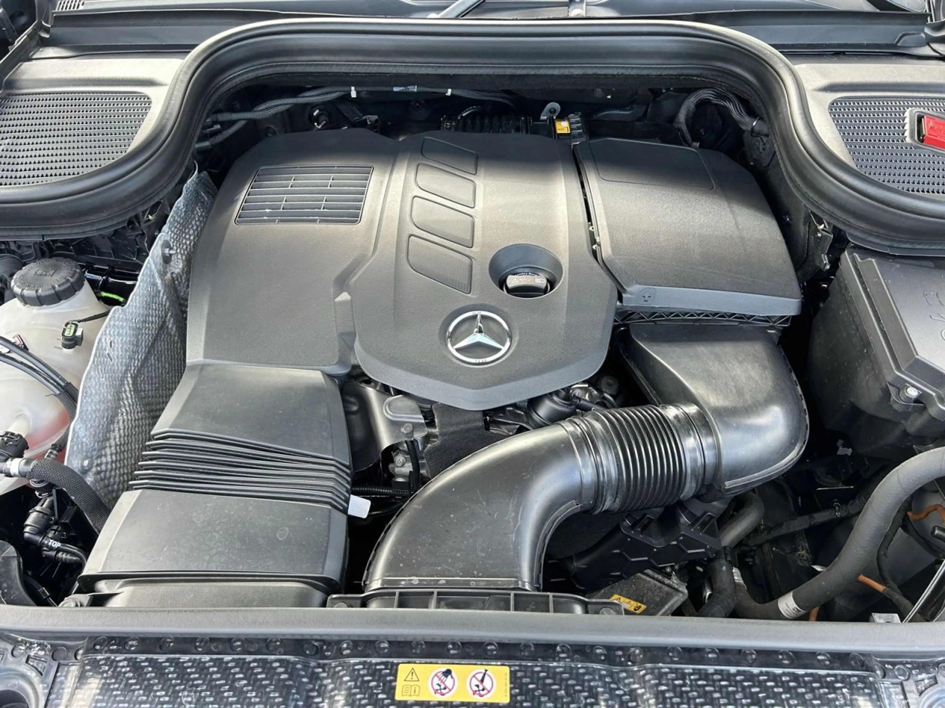 Mercedes-Benz GLE 300 d 4M AMG+FAHRASSIST+AMBIENTE+AHK+PANO — photo 14