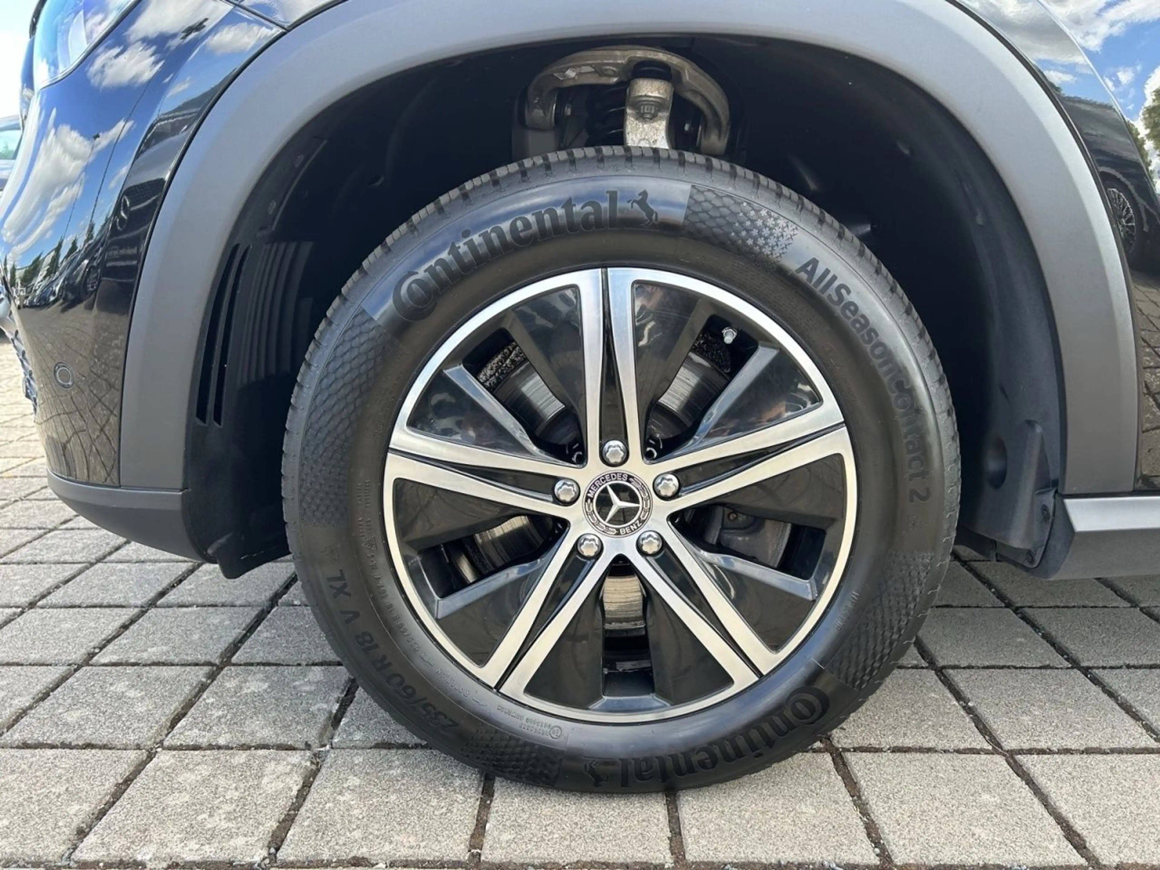 Mercedes-Benz GLE 300 d 4M AMG+FAHRASSIST+AMBIENTE+AHK+PANO — photo 11