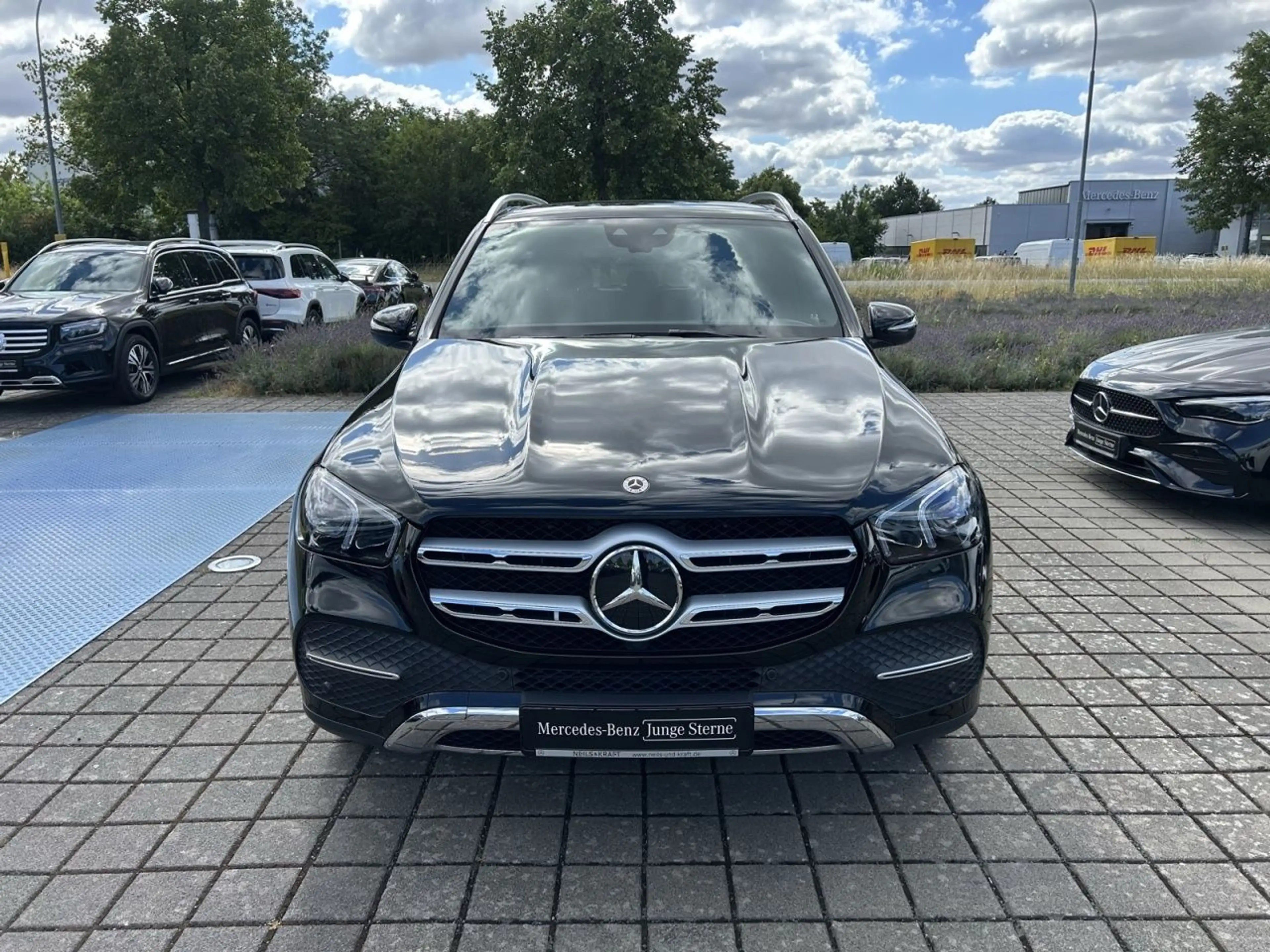 Mercedes-Benz GLE 300 d 4M AMG+FAHRASSIST+AMBIENTE+AHK+PANO — photo 3