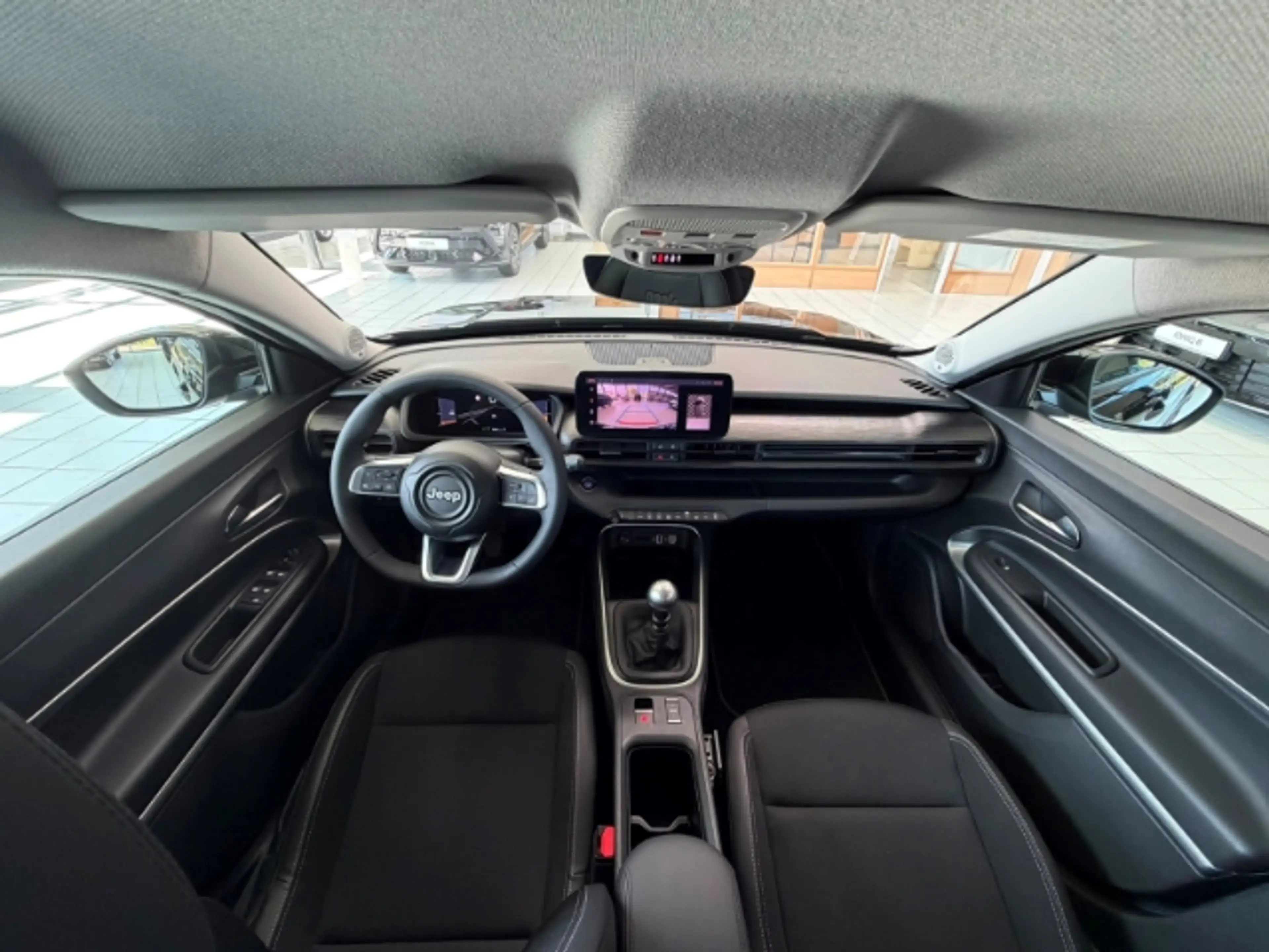 Jeep Avenger Altitude 1.2L GSE T3 mit GJR+Assistenzpaket — photo 11