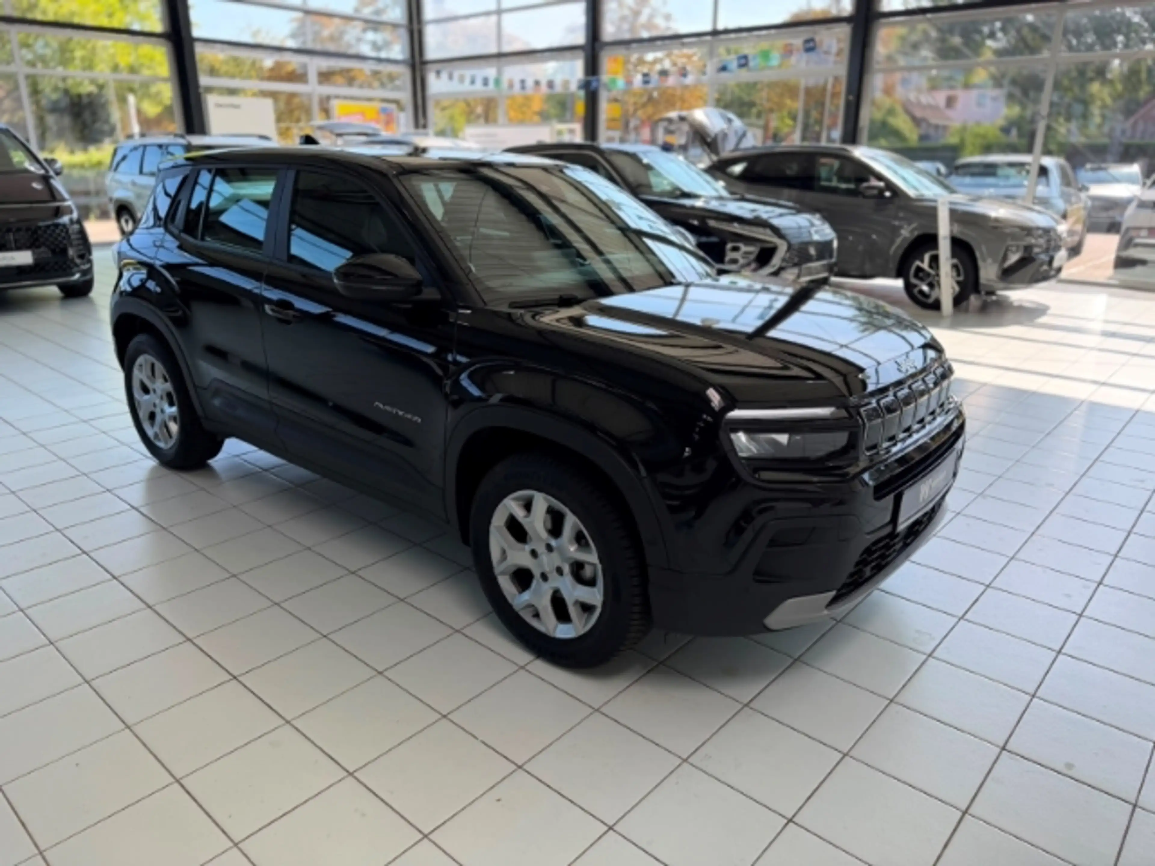 Jeep Avenger Altitude 1.2L GSE T3 mit GJR+Assistenzpaket — photo 3