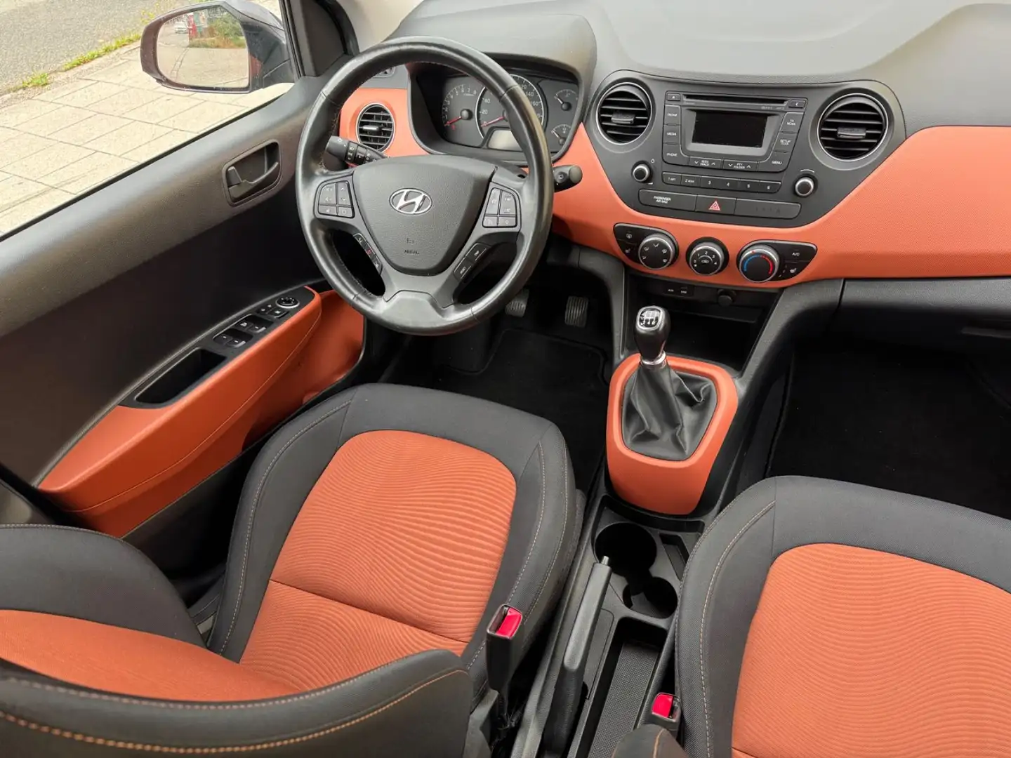Hyundai i10 FIFA World Cup Edition Gris - 2