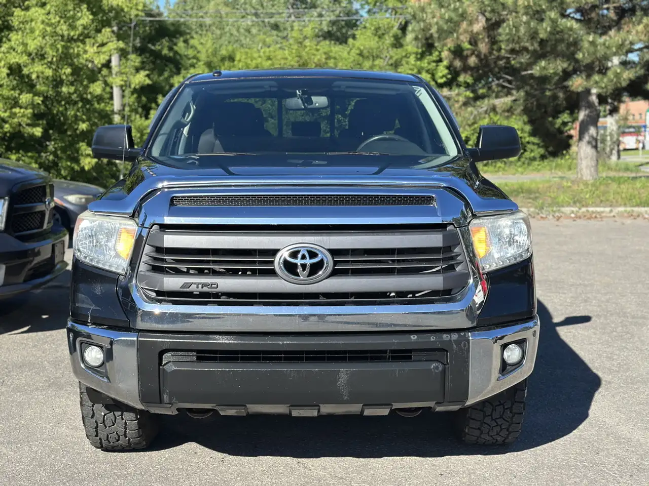 Toyota Tundra снимка Toyota Tundra
