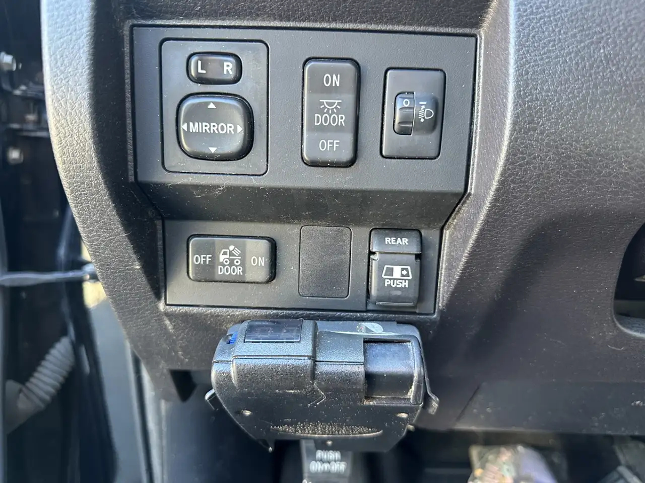 Toyota Tundra снимка Toyota Tundra