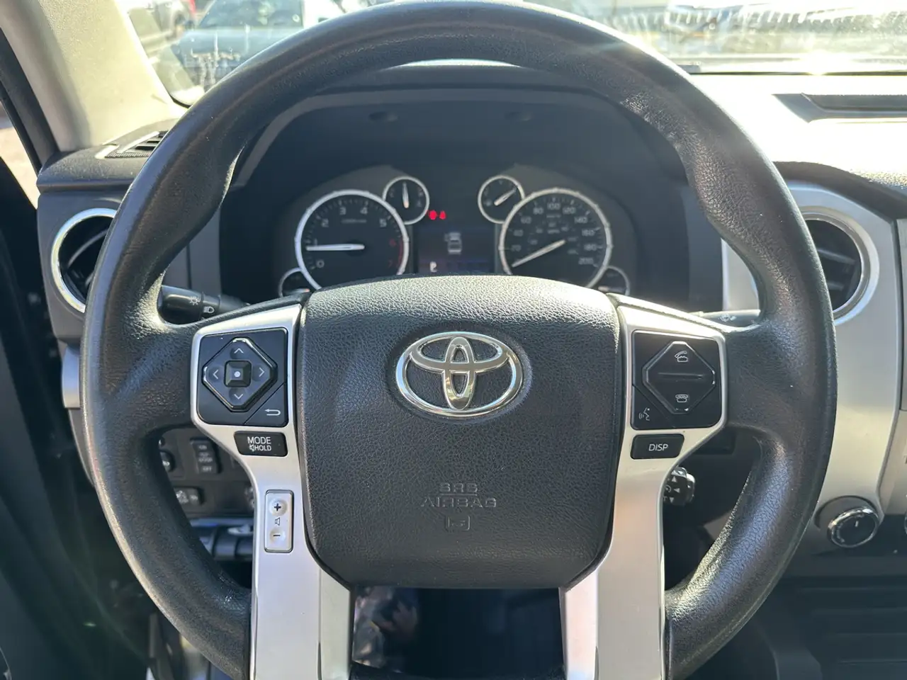 Toyota Tundra снимка Toyota Tundra