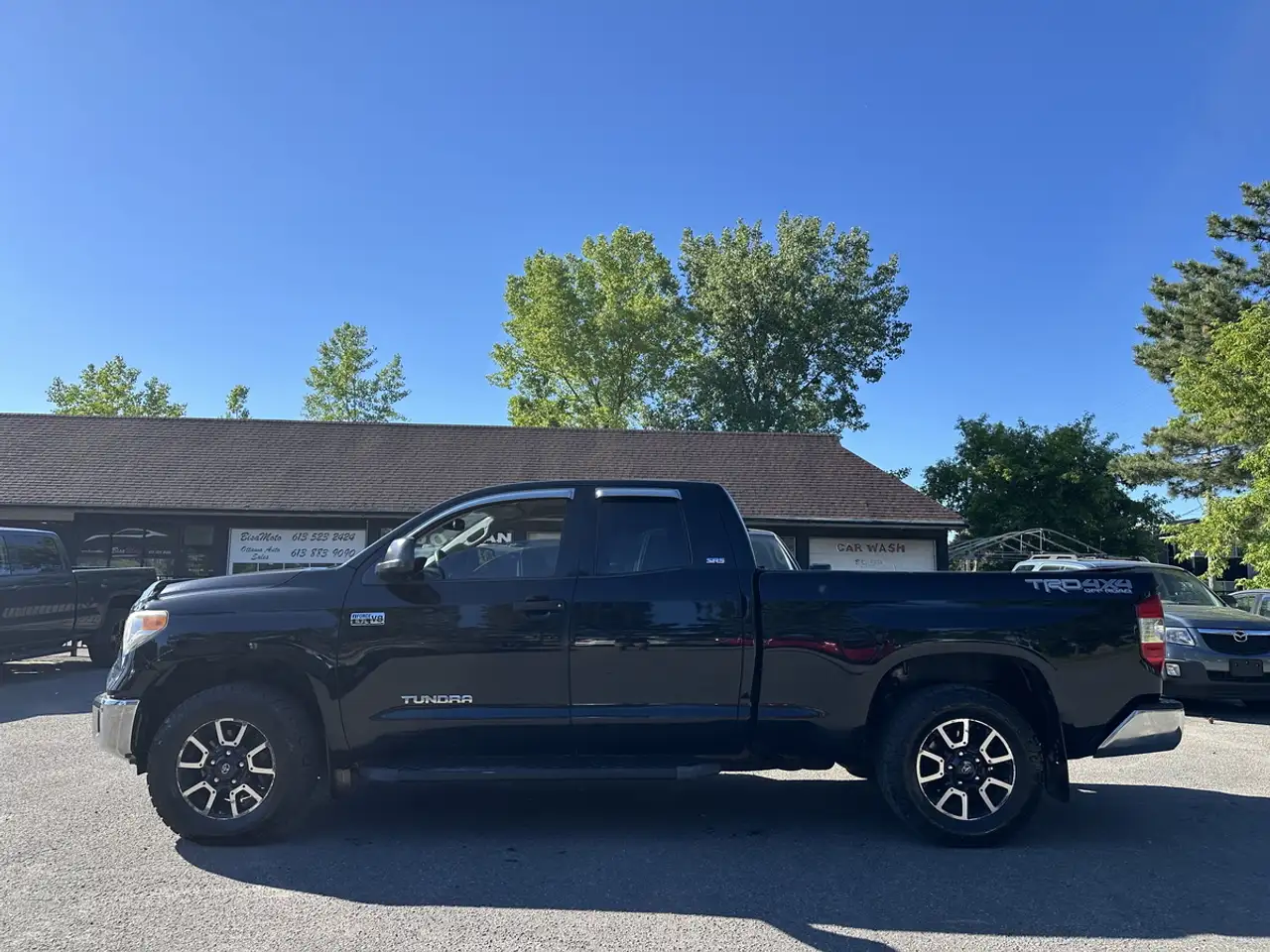 Toyota Tundra снимка Toyota Tundra