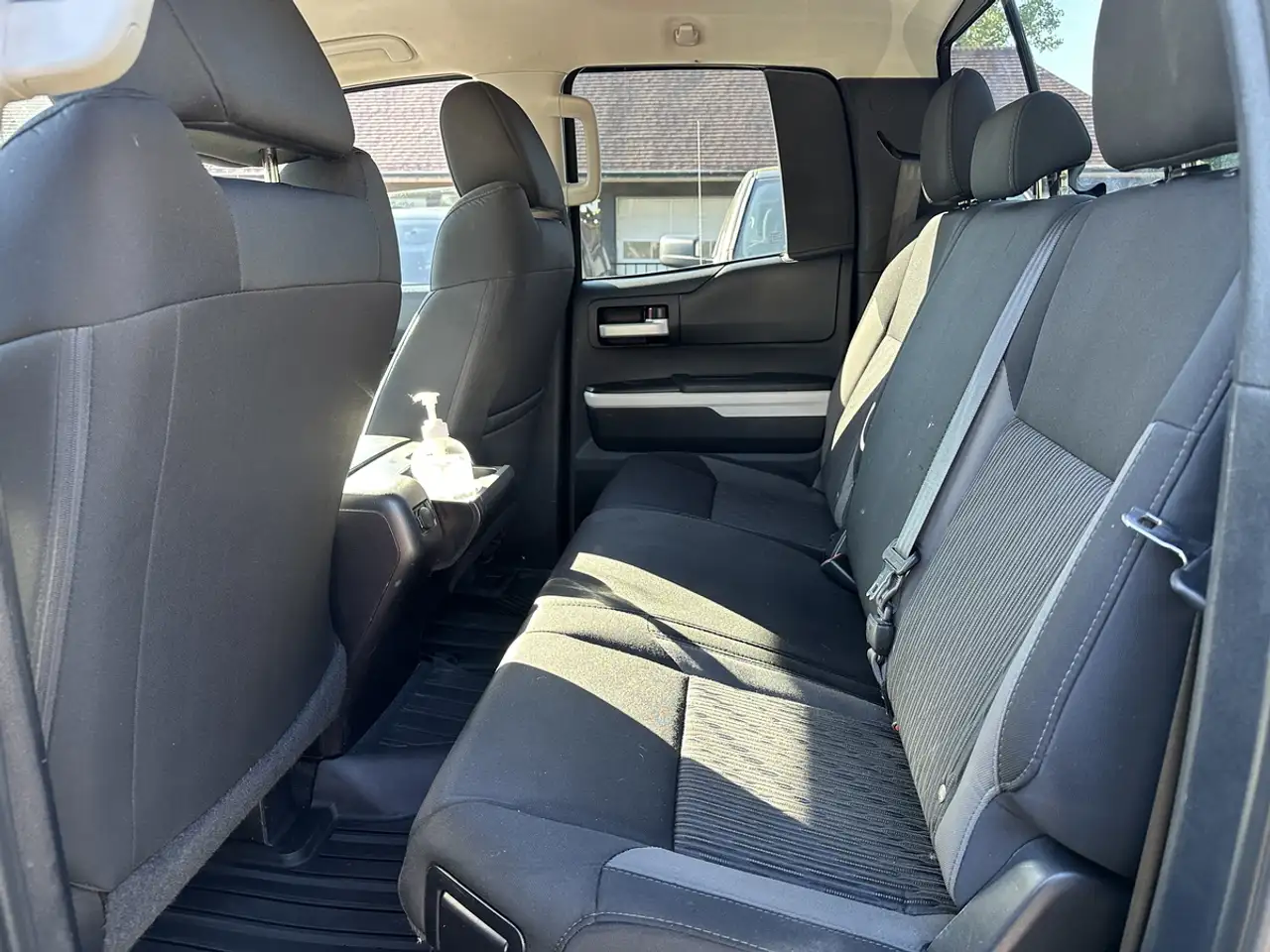Toyota Tundra снимка Toyota Tundra