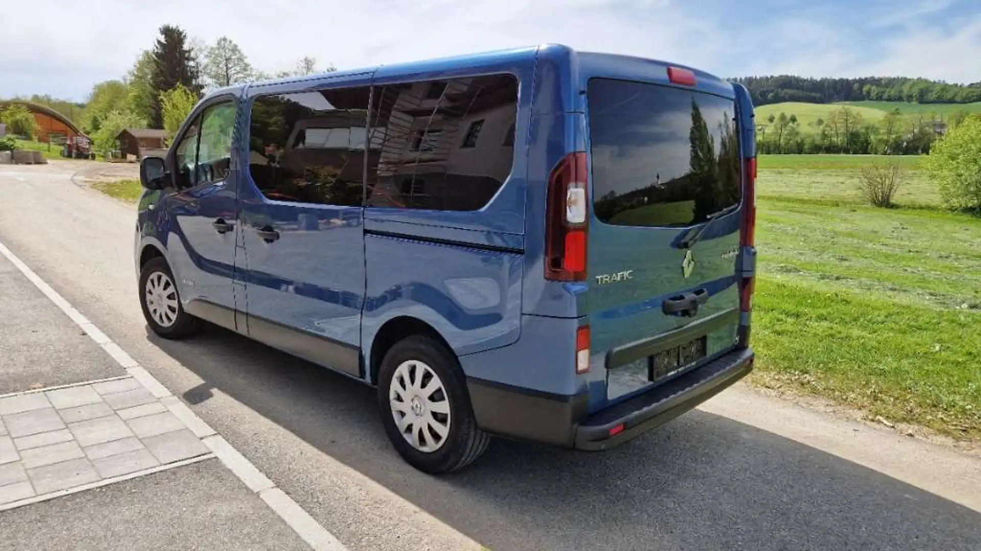 Renault Trafic ENERGY dCi 125 Combi Authentique Blau - 2