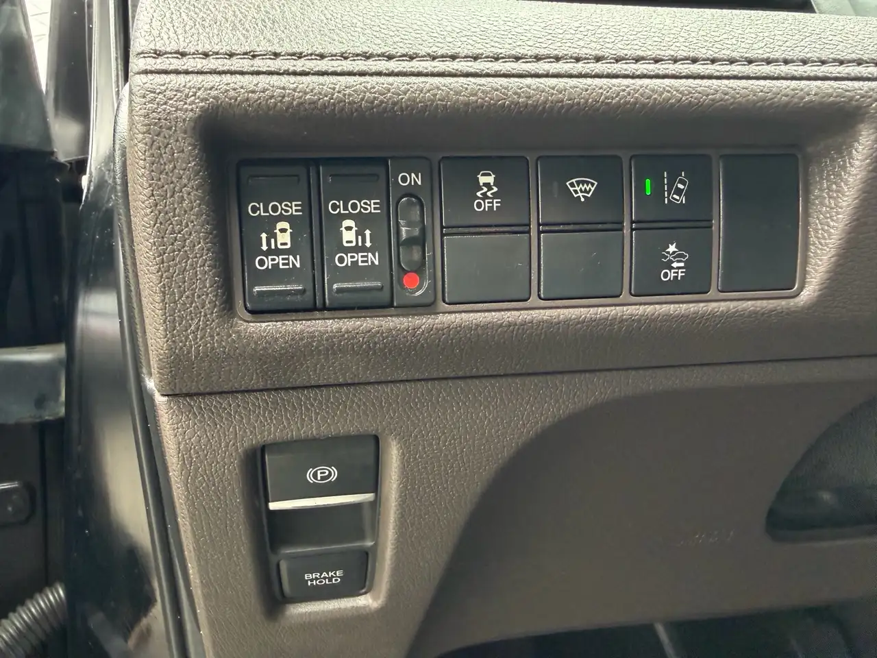 Honda Odyssey снимка Honda Odyssey