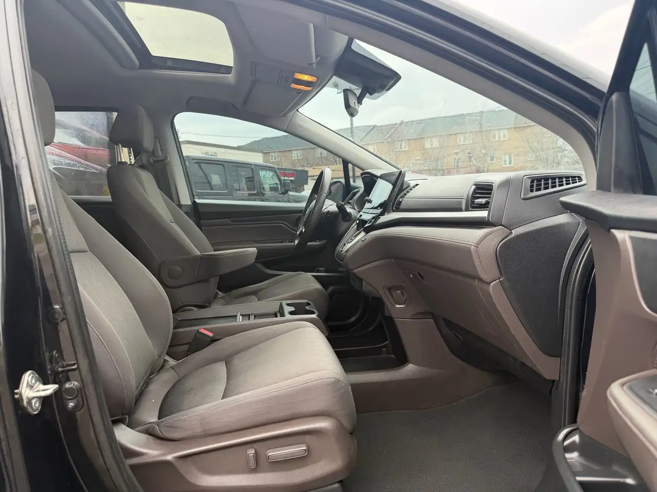 Honda Odyssey снимка Honda Odyssey