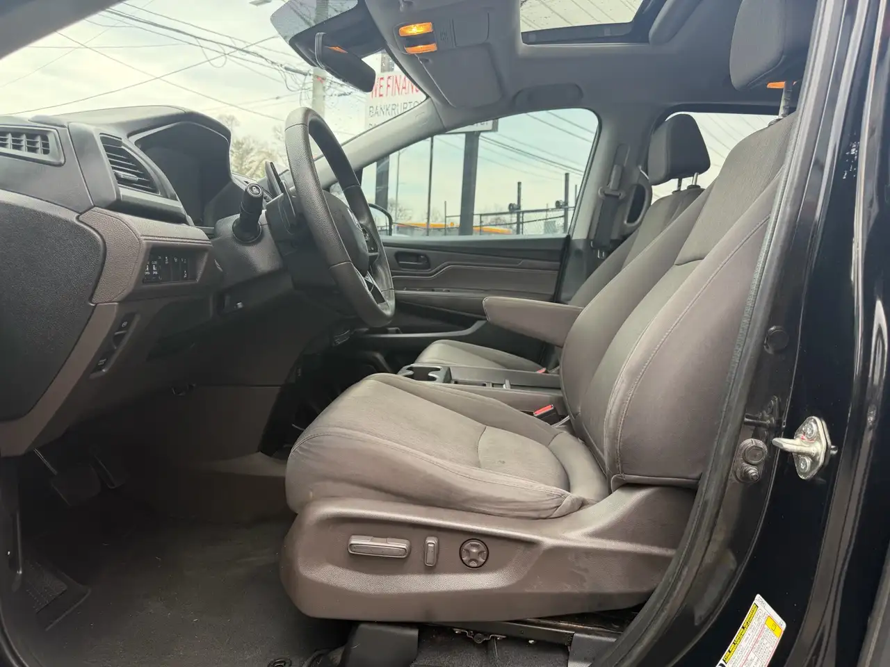 Honda Odyssey снимка Honda Odyssey