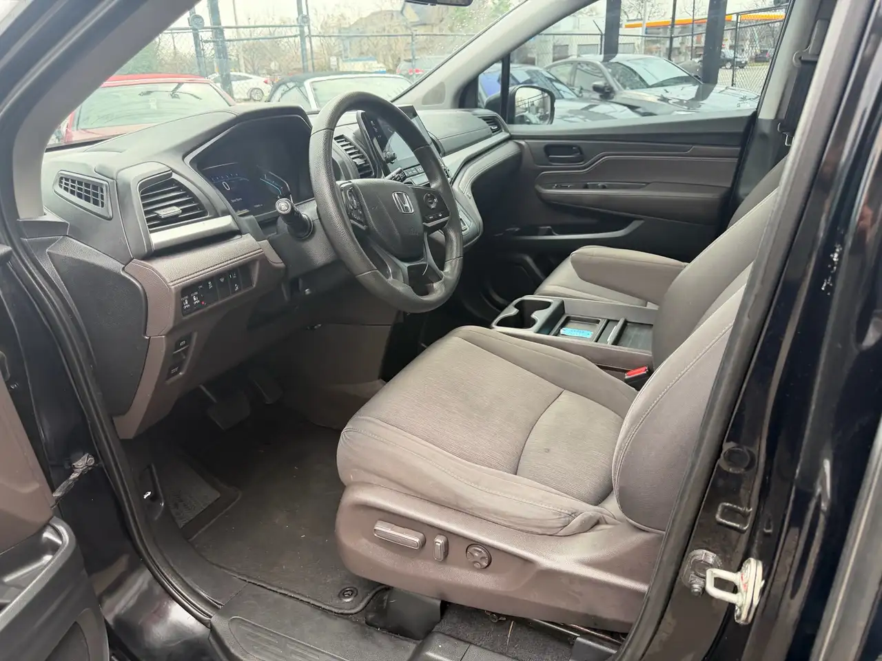 Honda Odyssey снимка Honda Odyssey
