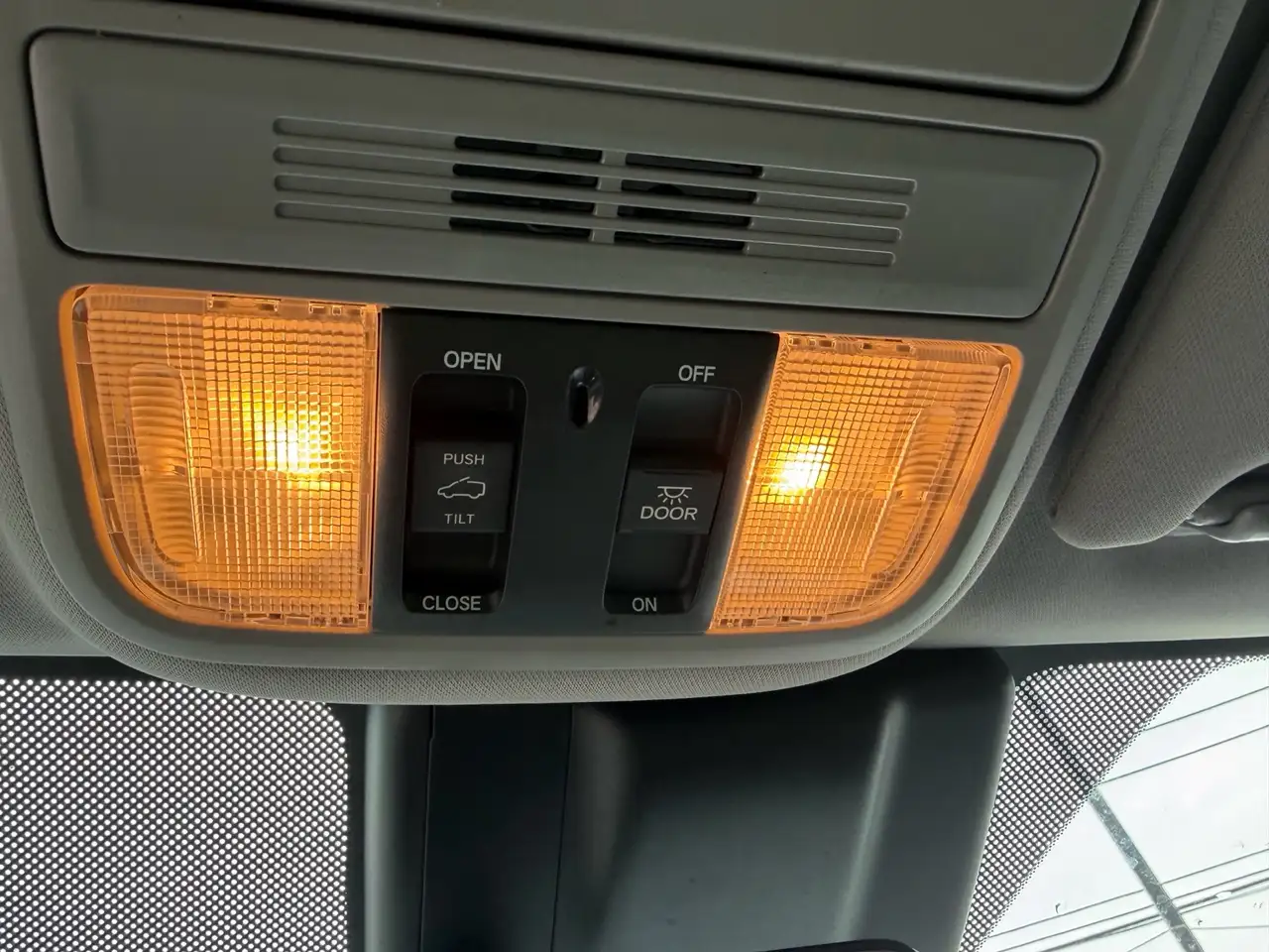 Honda Odyssey снимка Honda Odyssey