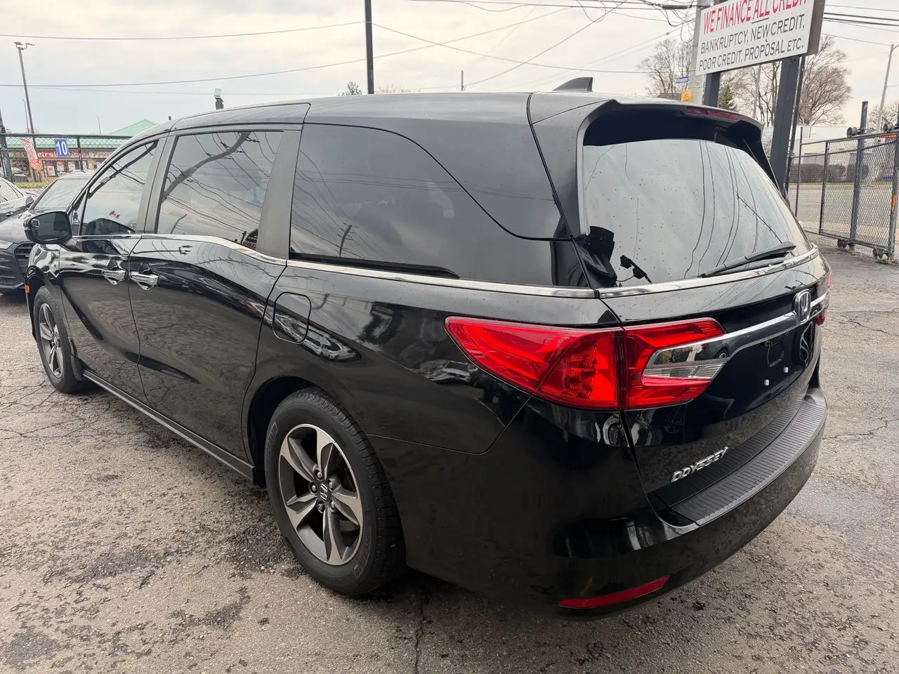 Honda Odyssey снимка Honda Odyssey