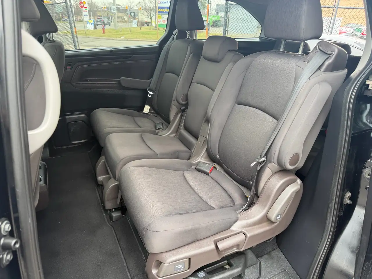 Honda Odyssey снимка Honda Odyssey