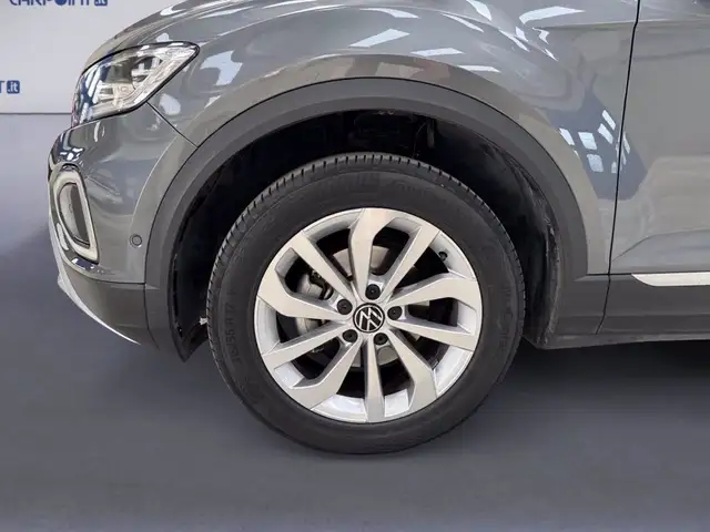 Volkswagen T-Roc view 15